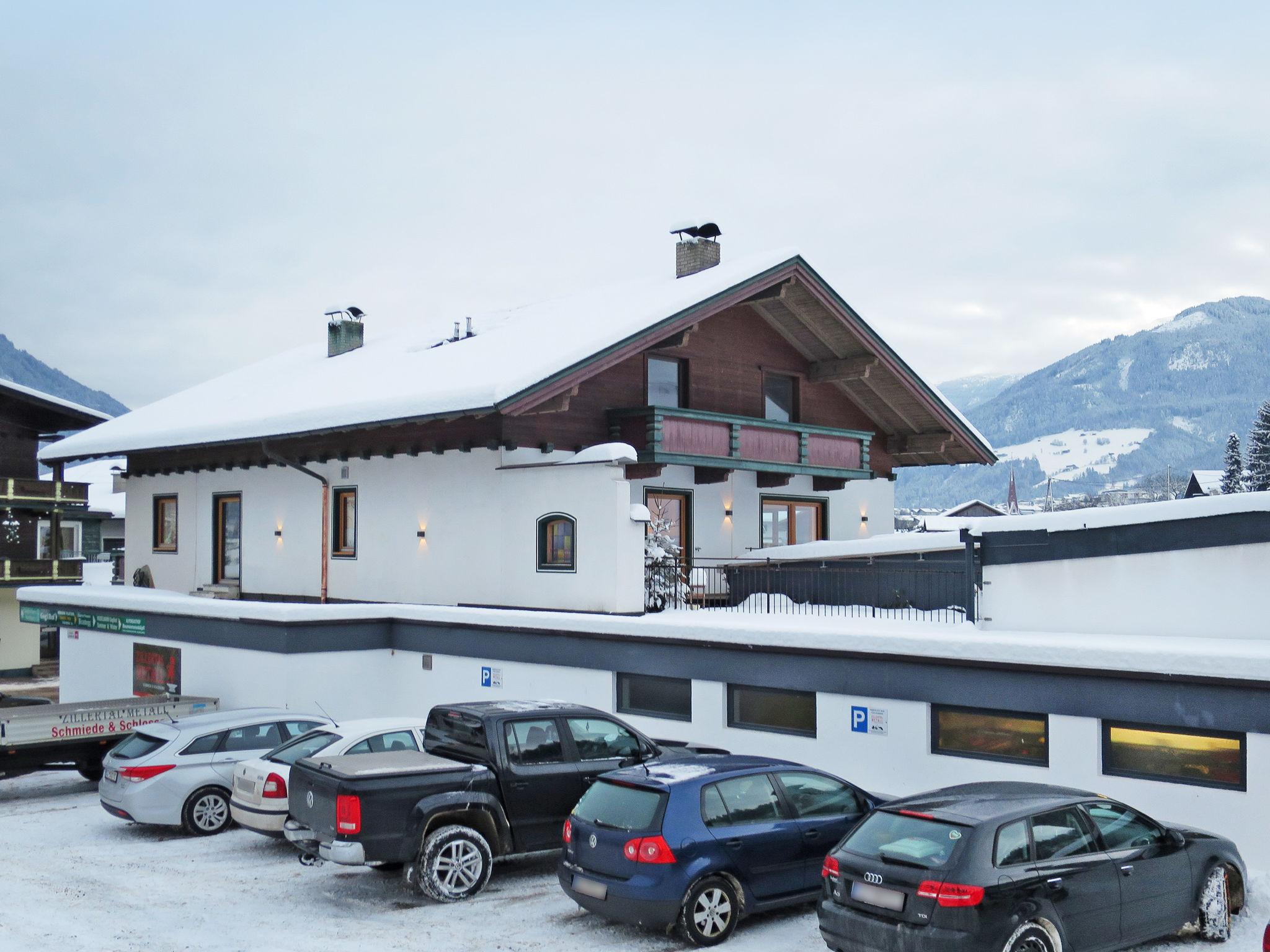 Foto 27 - Apartamento de 4 quartos em Fügen com terraço e vista para a montanha