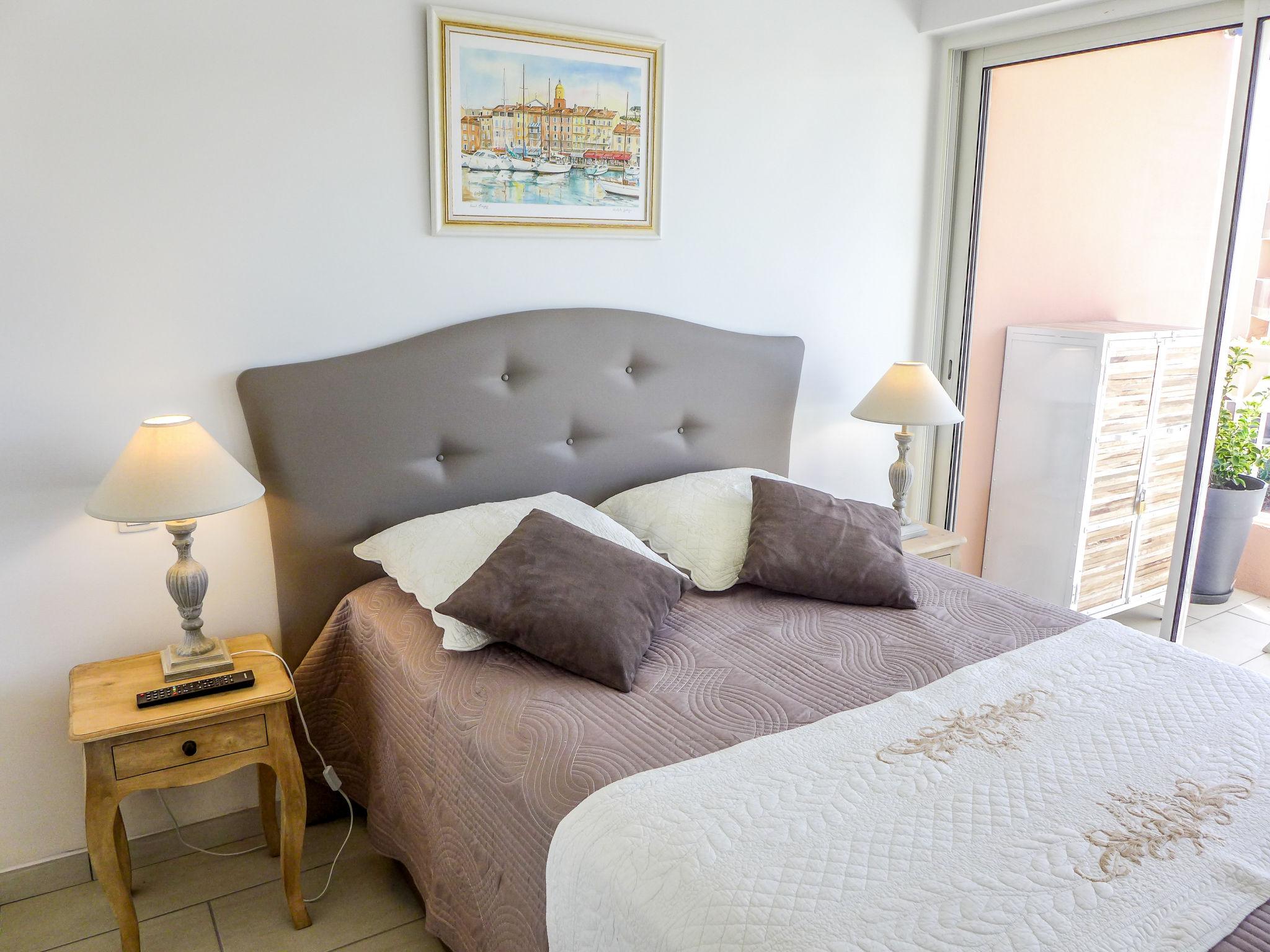 Foto 5 - Appartamento con 1 camera da letto a Fréjus con terrazza