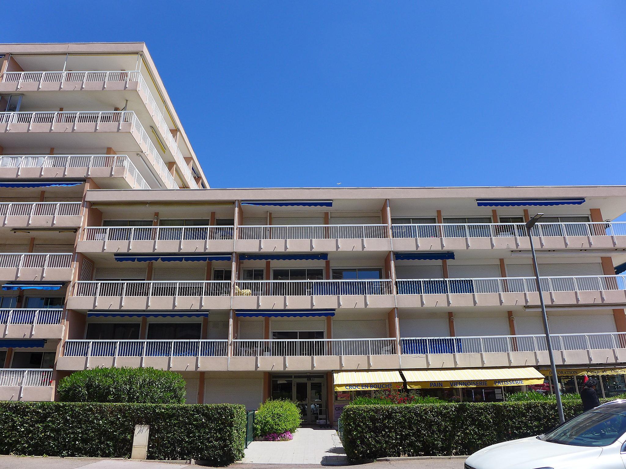 Foto 18 - Apartamento de 1 quarto em Fréjus com terraço