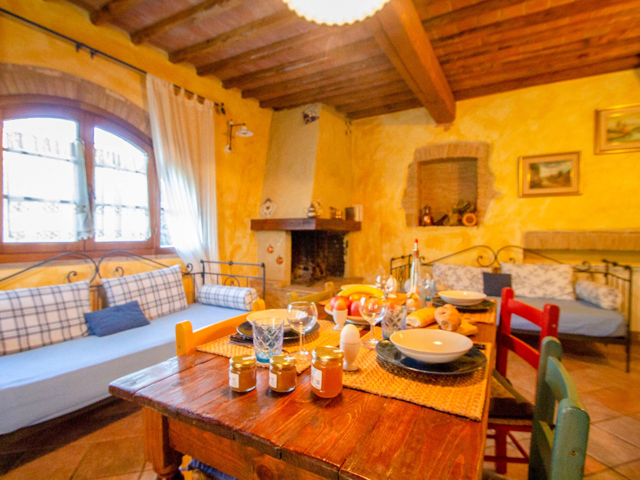 Photo 4 - 2 bedroom Apartment in Castellina in Chianti with swimming pool and garden