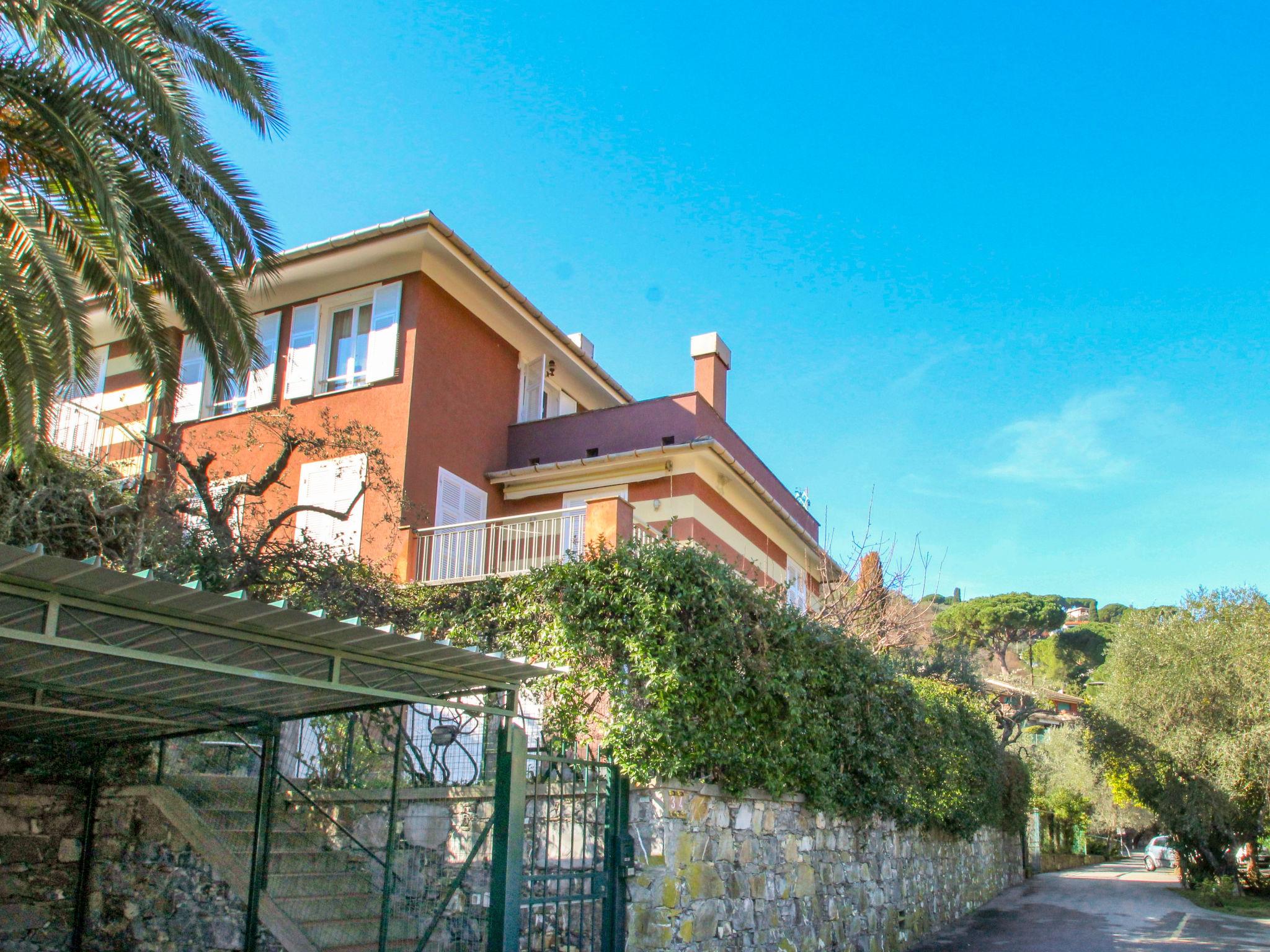 Foto 2 - Apartamento de 2 quartos em Rapallo com terraço e vistas do mar