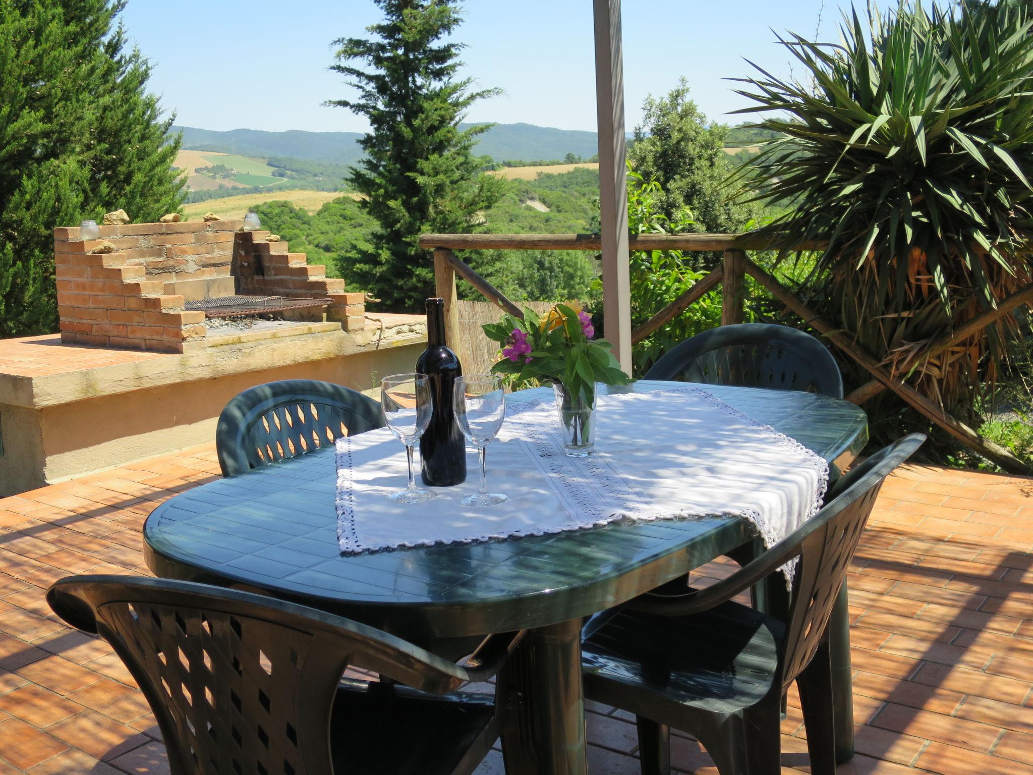 Photo 3 - Appartement de 2 chambres à Montecatini Val di Cecina avec piscine et jardin