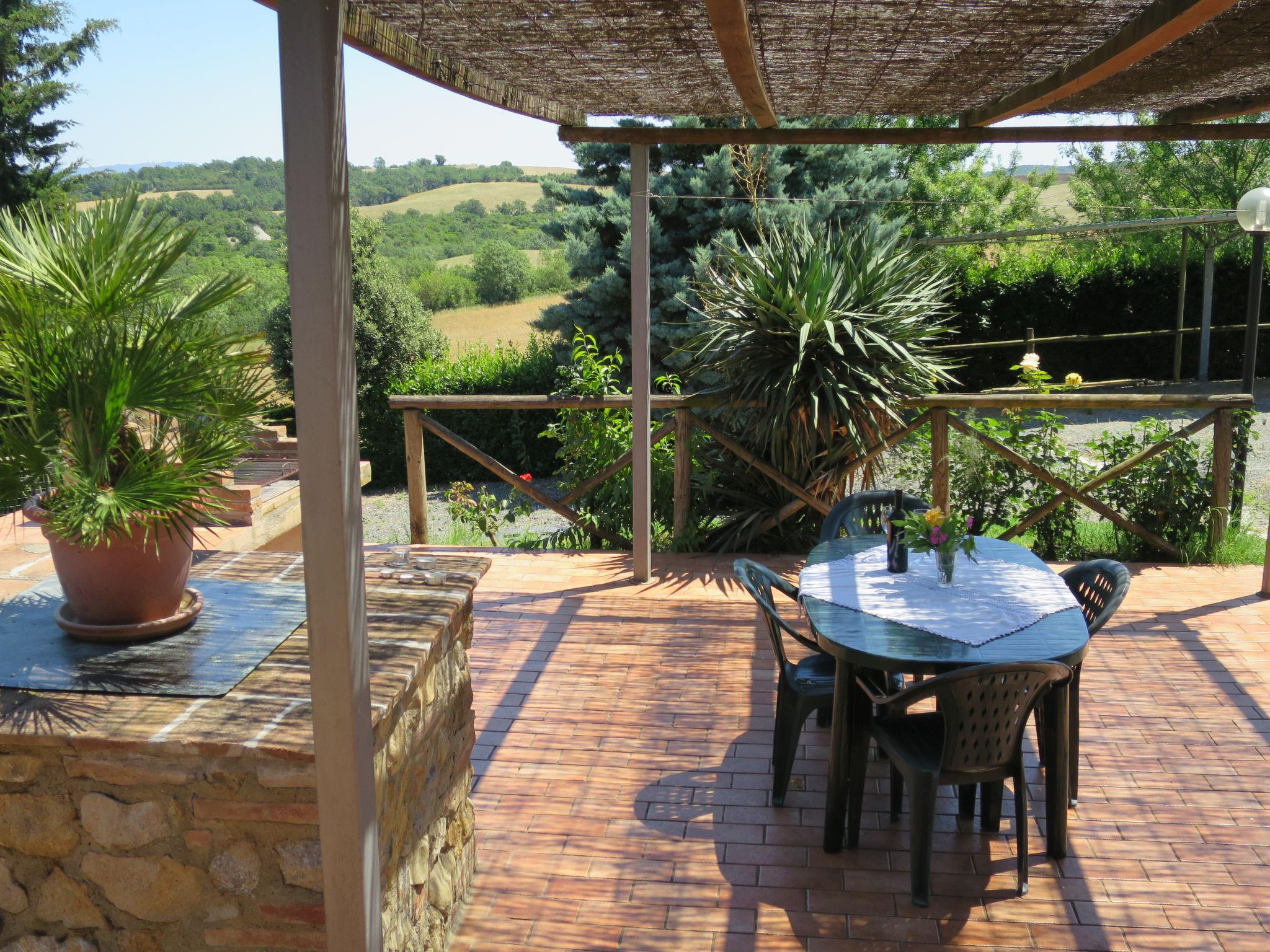 Foto 7 - Appartamento con 2 camere da letto a Montecatini Val di Cecina con piscina e vista mare