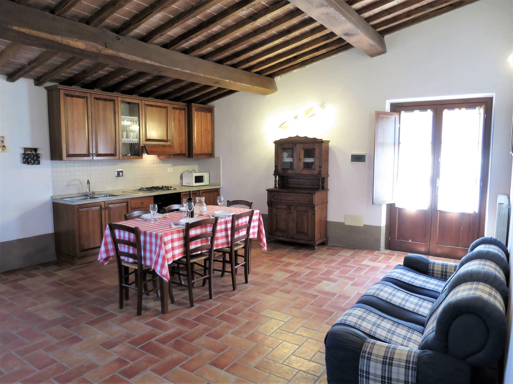 Photo 8 - Appartement de 2 chambres à Montecatini Val di Cecina avec piscine et jardin