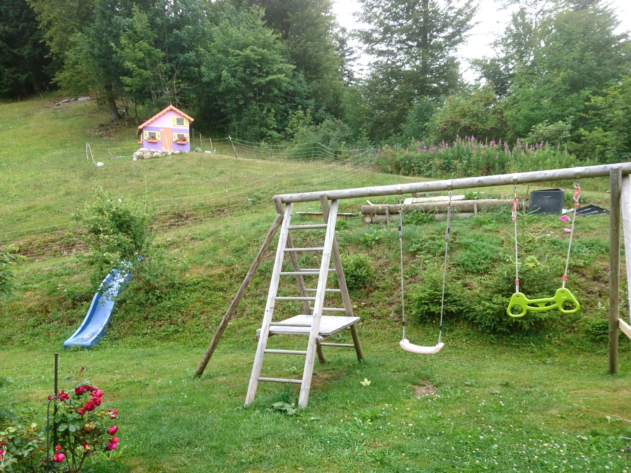 Foto 16 - Apartamento de 1 habitación en Hinterzarten con jardín y vistas a la montaña