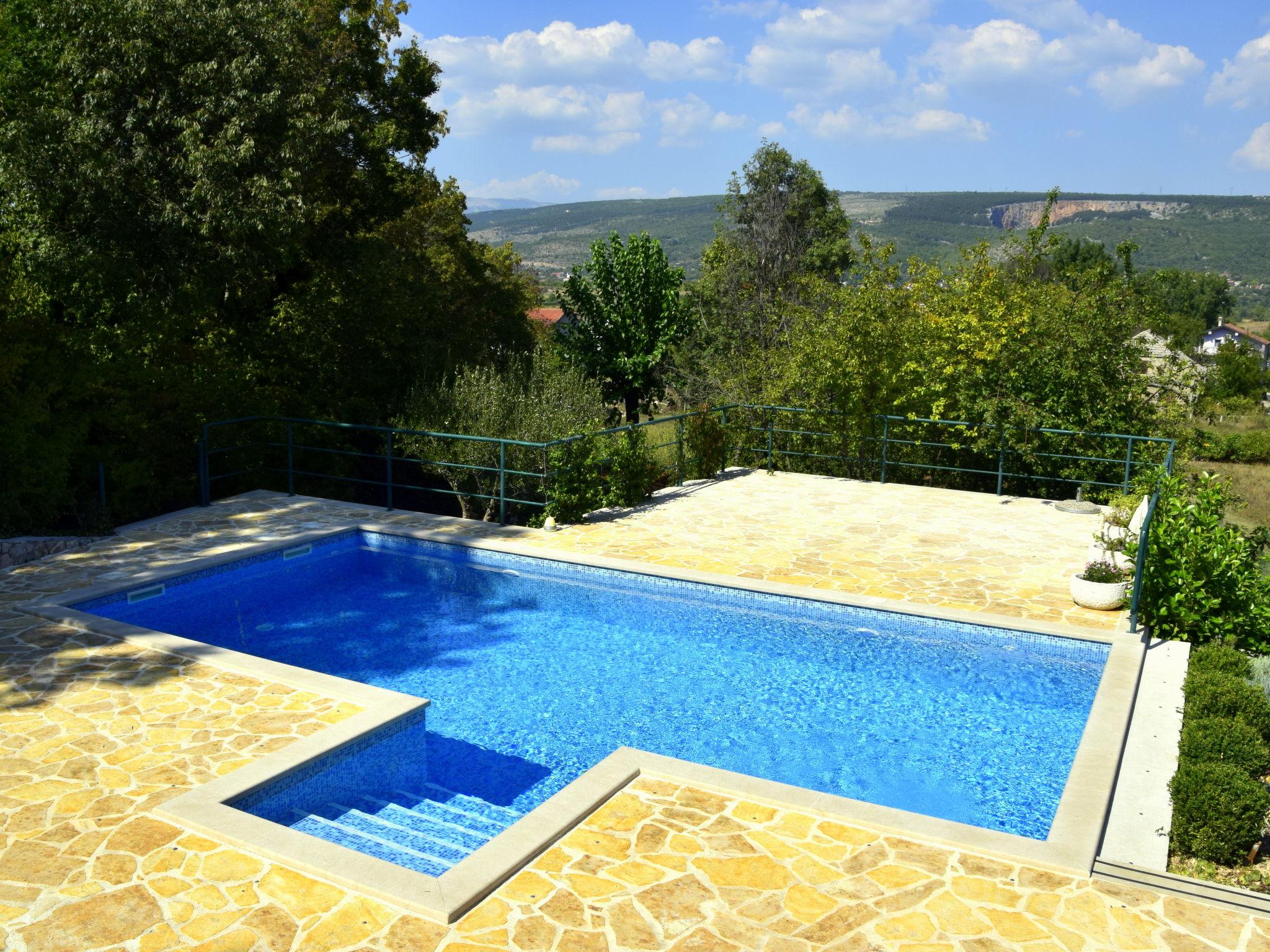 Photo 27 - Maison de 4 chambres à Podbablje avec piscine privée et terrasse