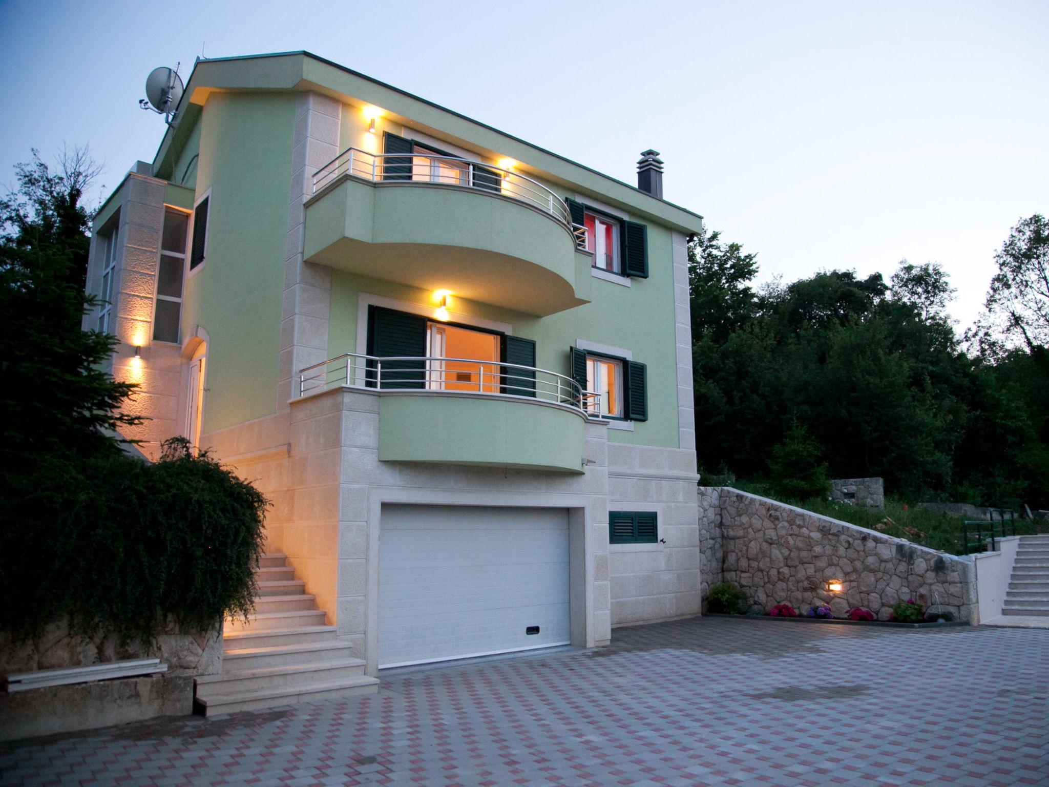 Foto 30 - Casa de 4 quartos em Podbablje com piscina privada e terraço