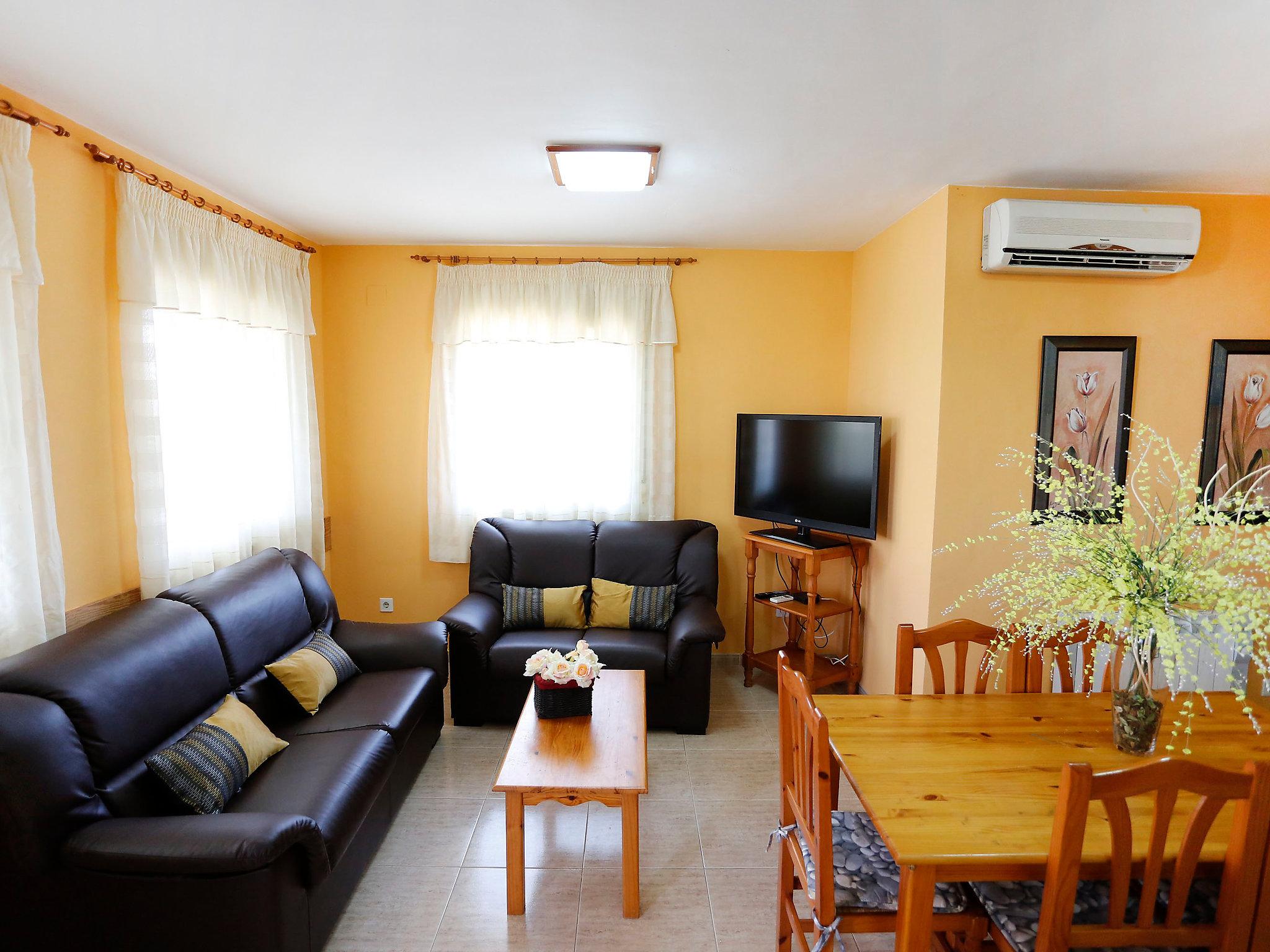 Photo 6 - 3 bedroom House in Deltebre with private pool and garden