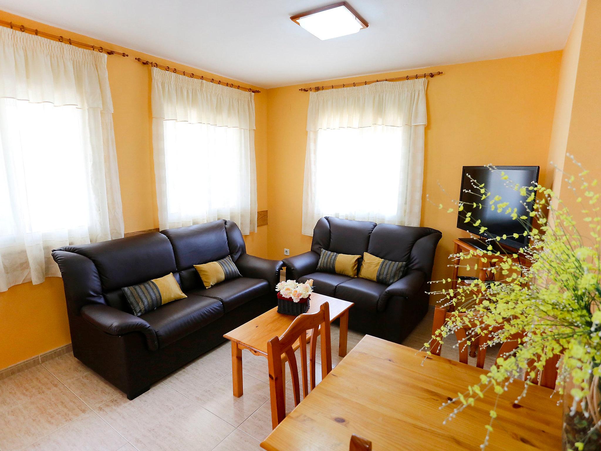 Photo 8 - 3 bedroom House in Deltebre with private pool and garden