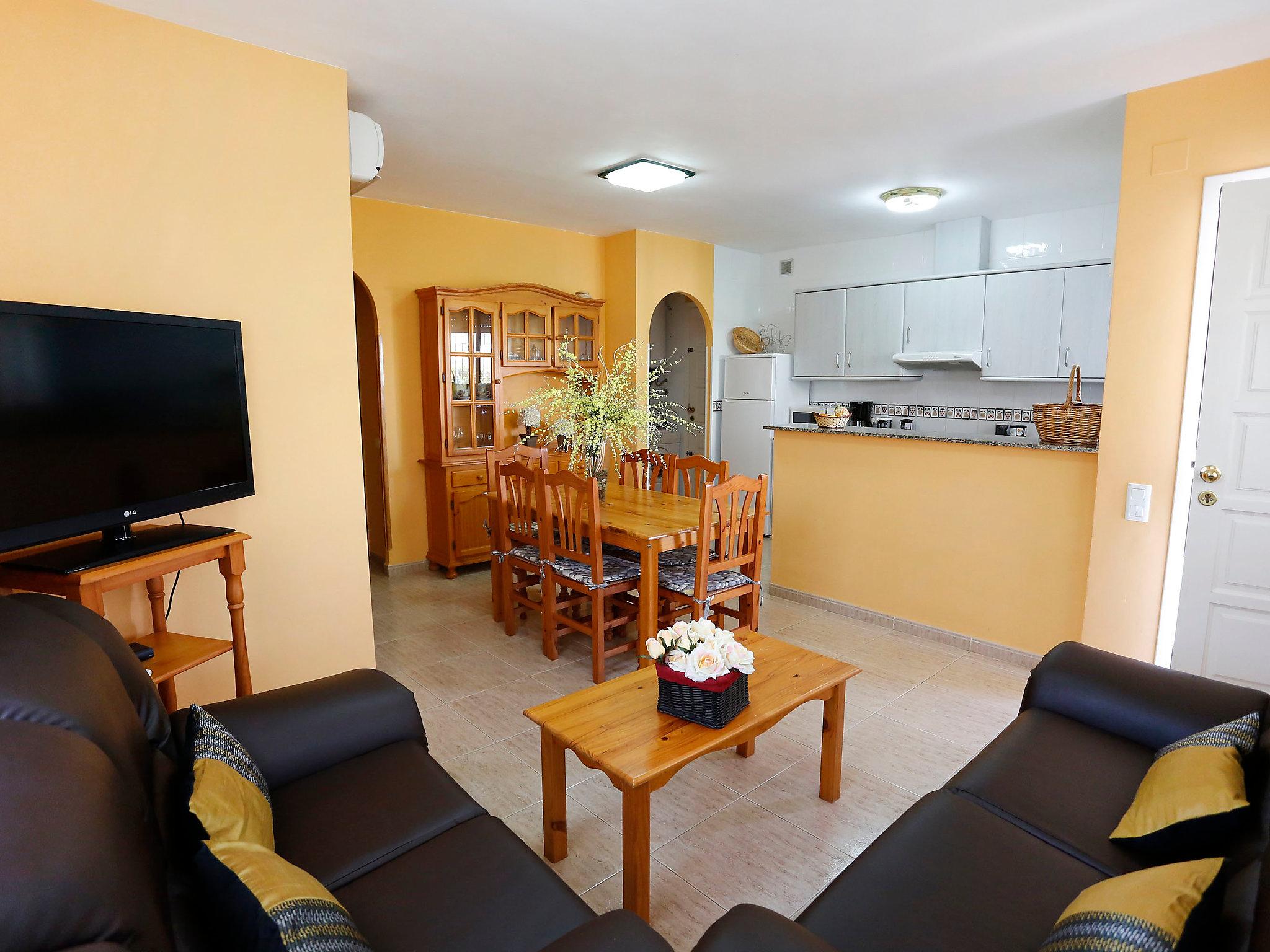 Photo 4 - 3 bedroom House in Deltebre with private pool and garden