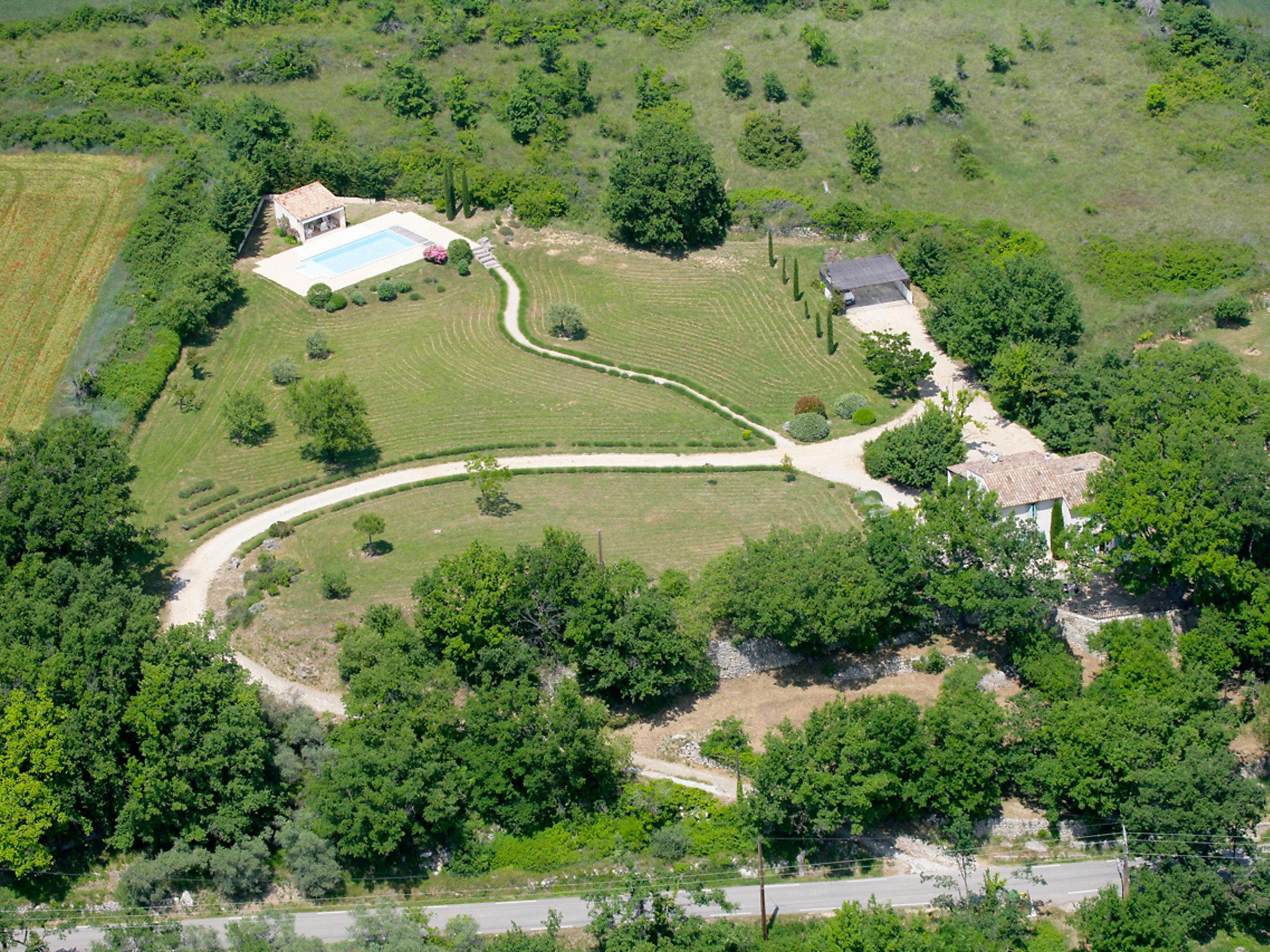 Foto 33 - Casa con 3 camere da letto a Saint-Martin-de-Castillon con piscina privata e giardino