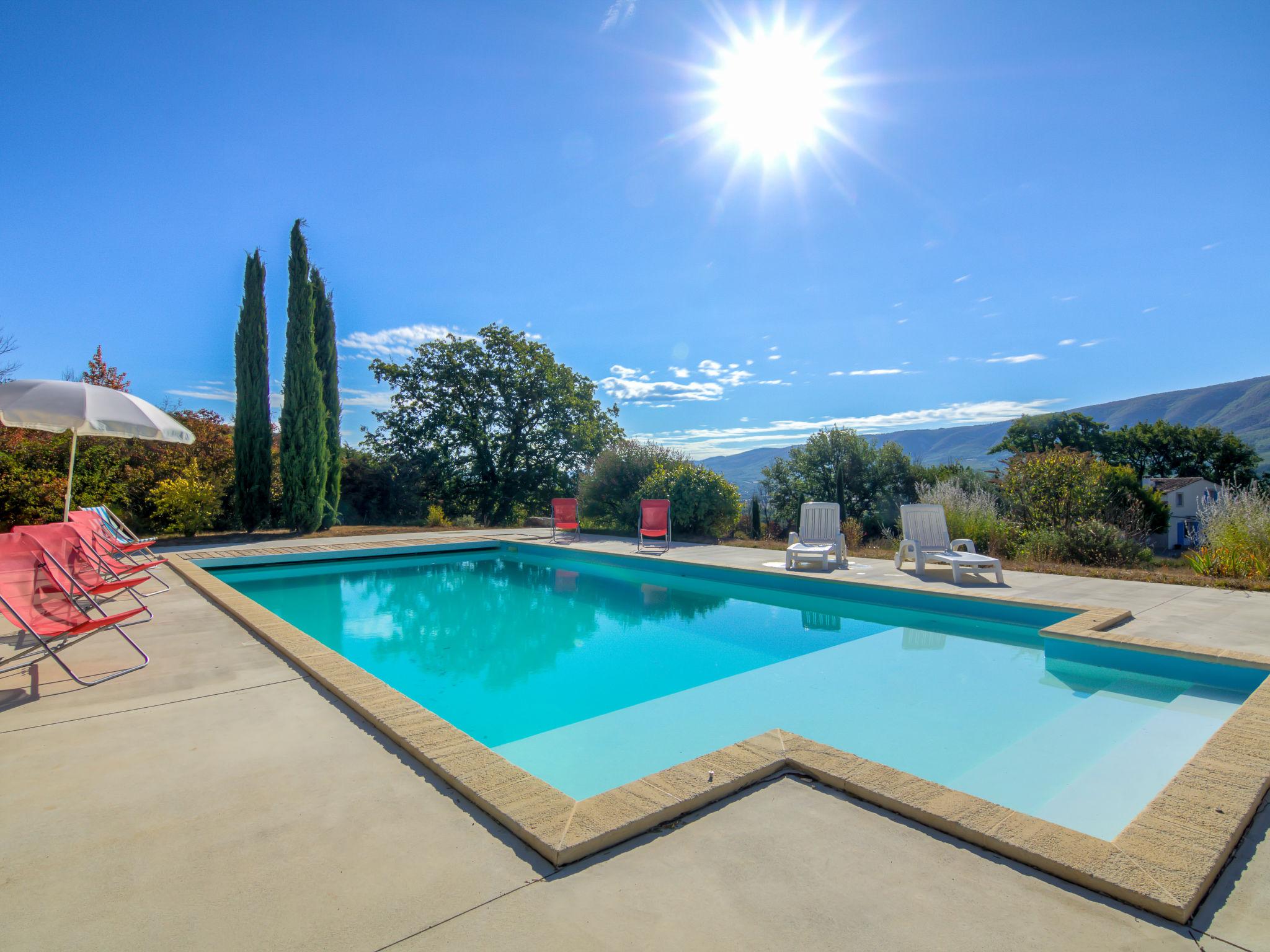 Foto 1 - Casa con 3 camere da letto a Saint-Martin-de-Castillon con piscina privata e terrazza