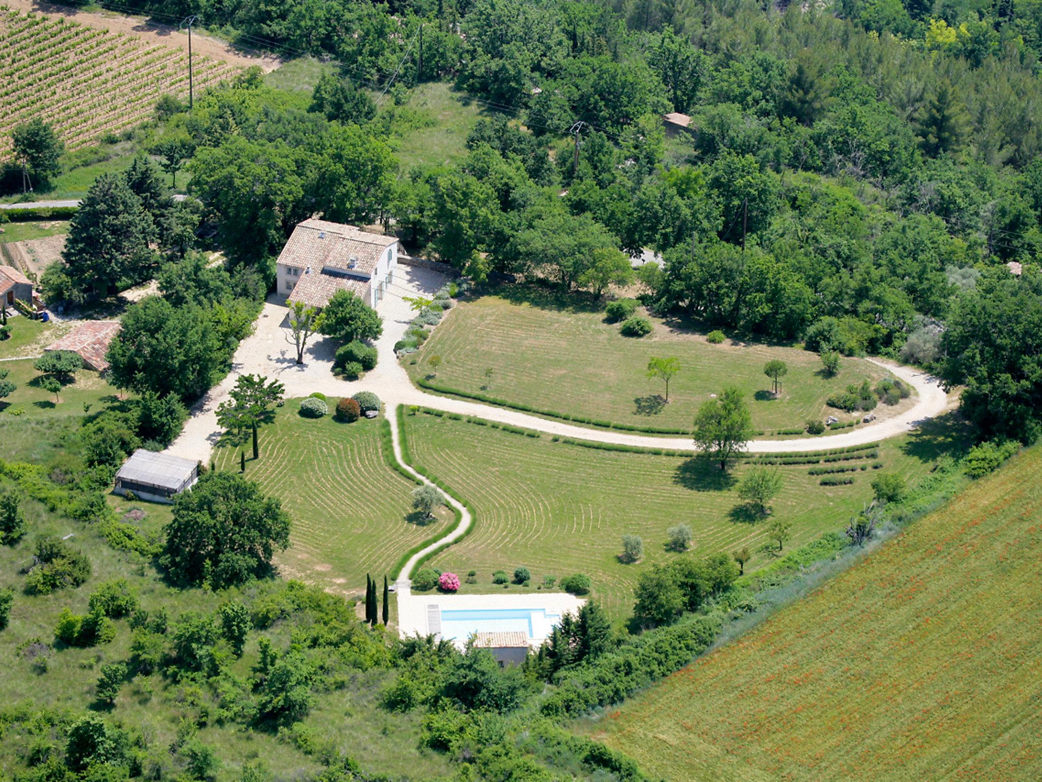 Foto 32 - Casa de 3 quartos em Saint-Martin-de-Castillon com piscina privada e jardim