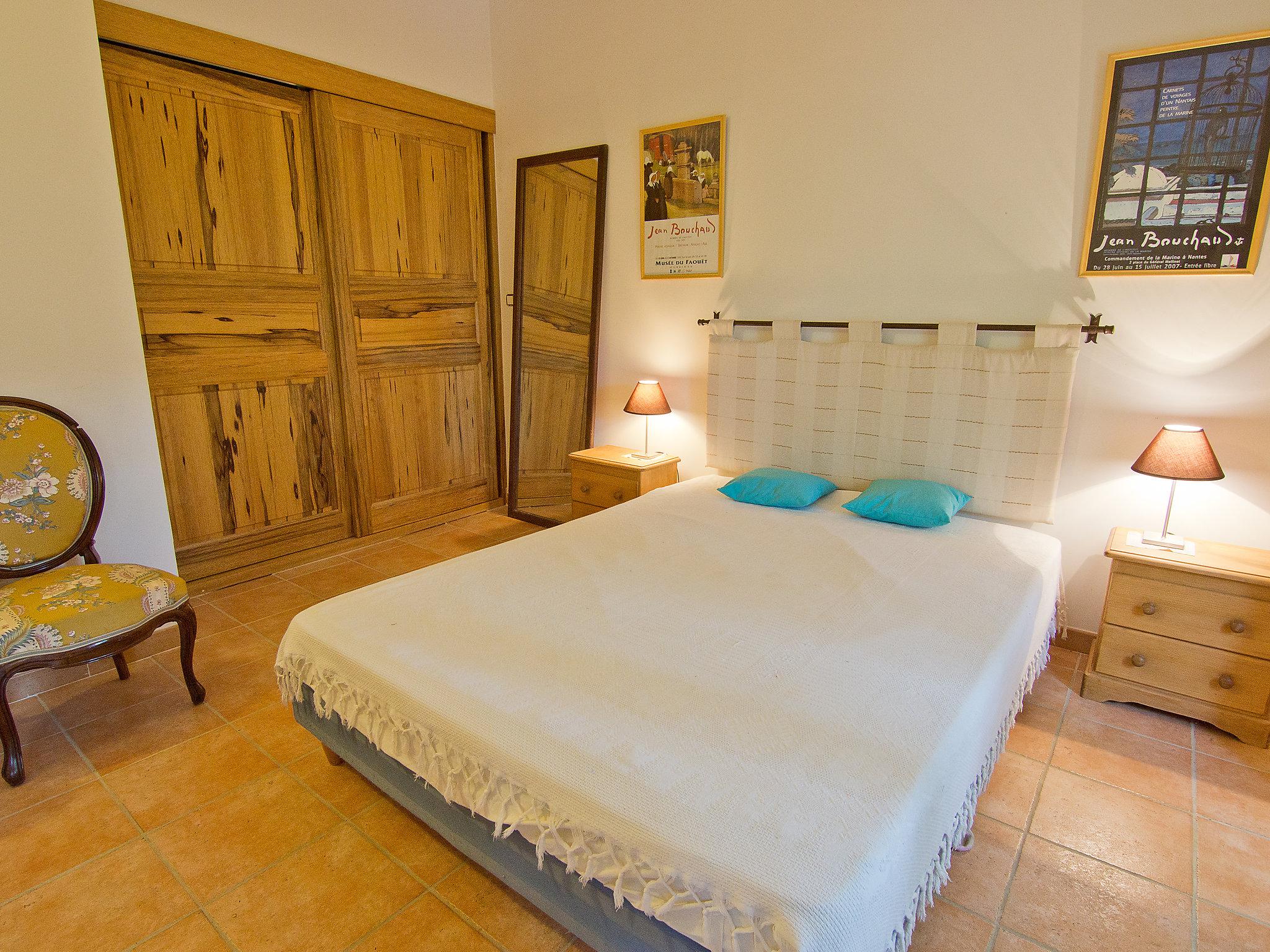 Foto 11 - Casa con 3 camere da letto a Saint-Martin-de-Castillon con piscina privata e terrazza