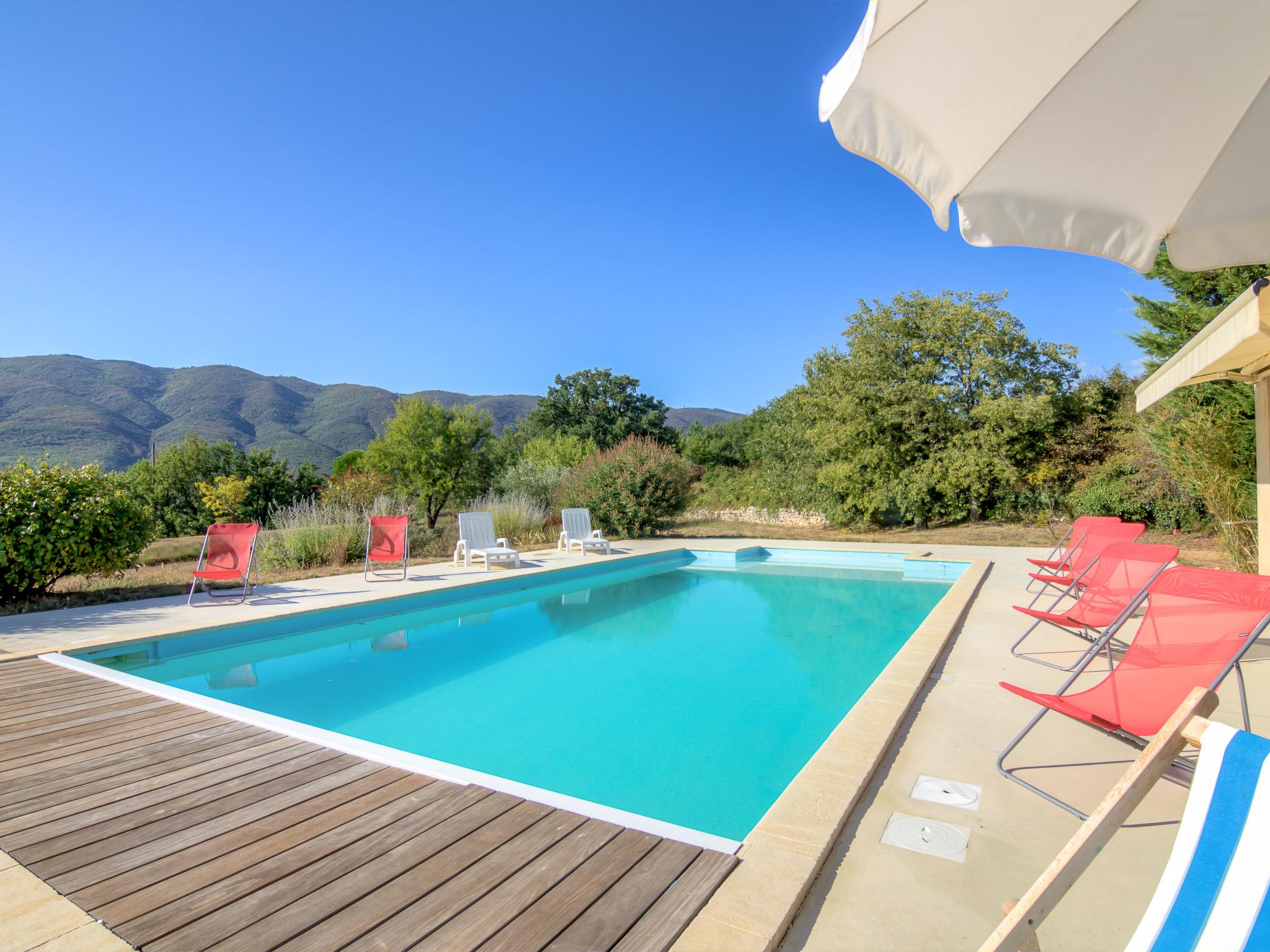 Photo 25 - Maison de 3 chambres à Saint-Martin-de-Castillon avec piscine privée et terrasse