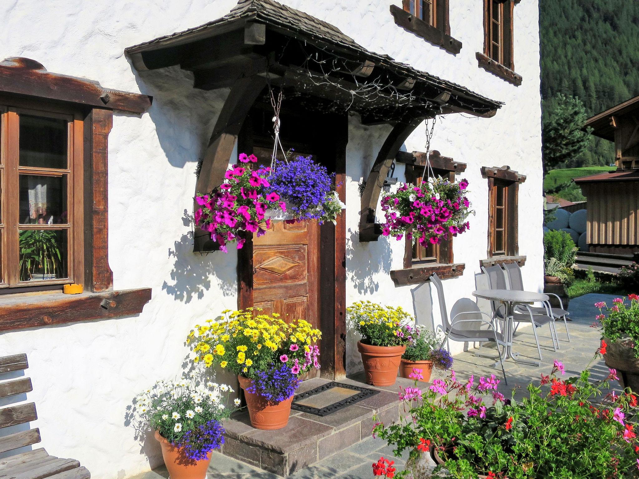 Photo 2 - Appartement de 3 chambres à Umhausen avec jardin et vues sur la montagne