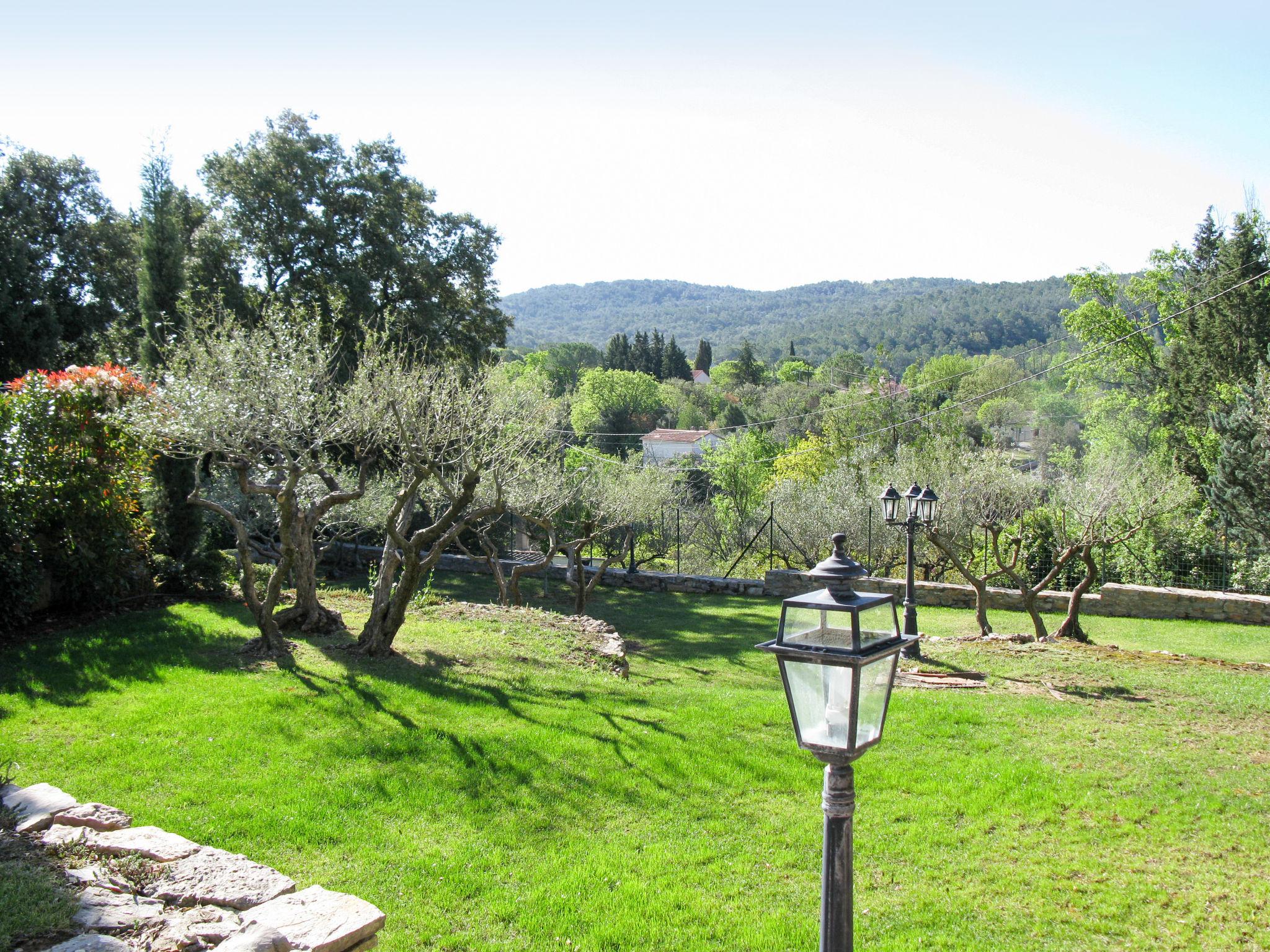 Foto 10 - Casa de 3 quartos em Carcès com piscina privada e jardim