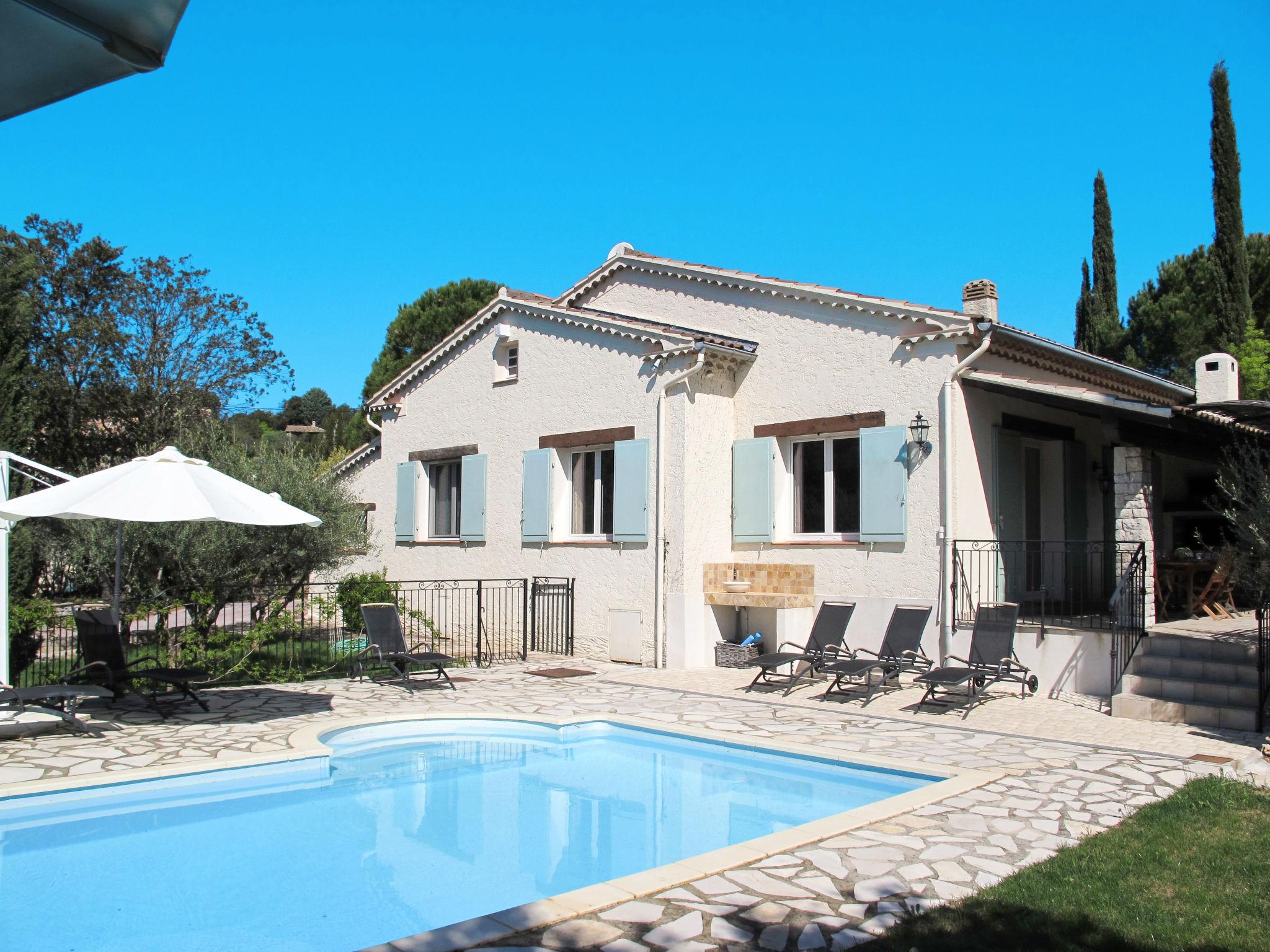 Photo 1 - Maison de 3 chambres à Carcès avec piscine privée et jardin