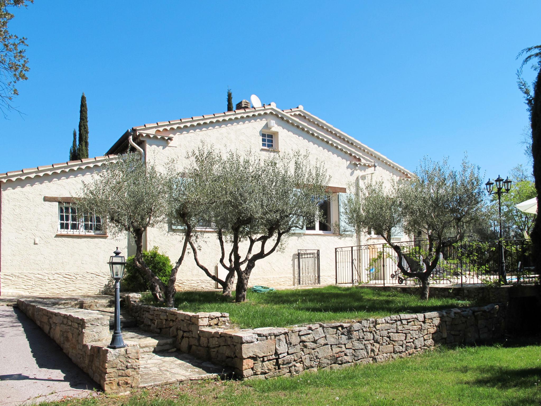 Foto 17 - Casa de 3 quartos em Carcès com piscina privada e jardim