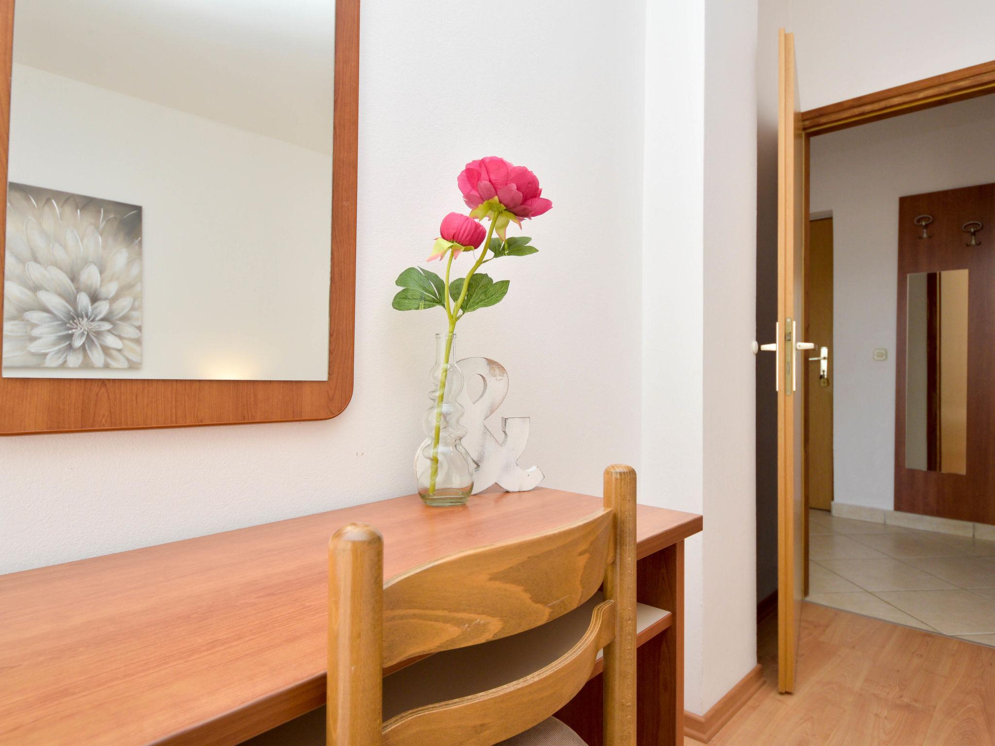 Photo 8 - 1 bedroom Apartment in Vir with garden