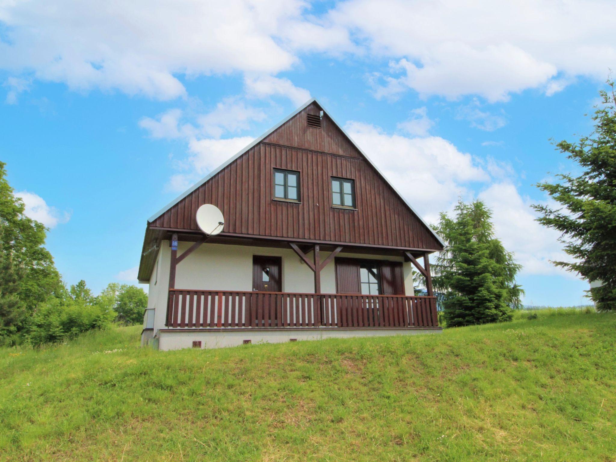 Photo 1 - Maison de 3 chambres à Černý Důl avec piscine et vues sur la montagne