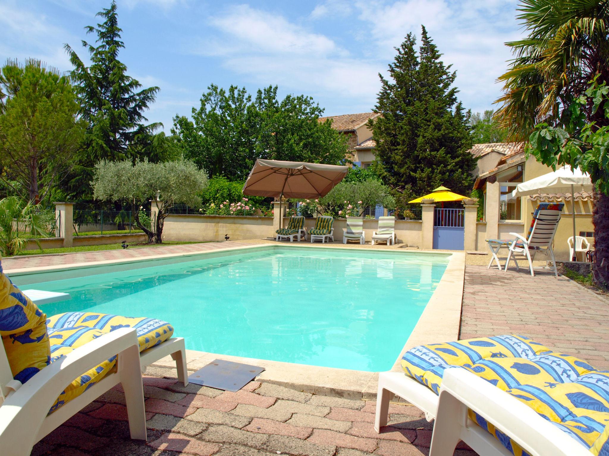 Foto 1 - Casa de 3 quartos em Althen-des-Paluds com piscina privada e terraço