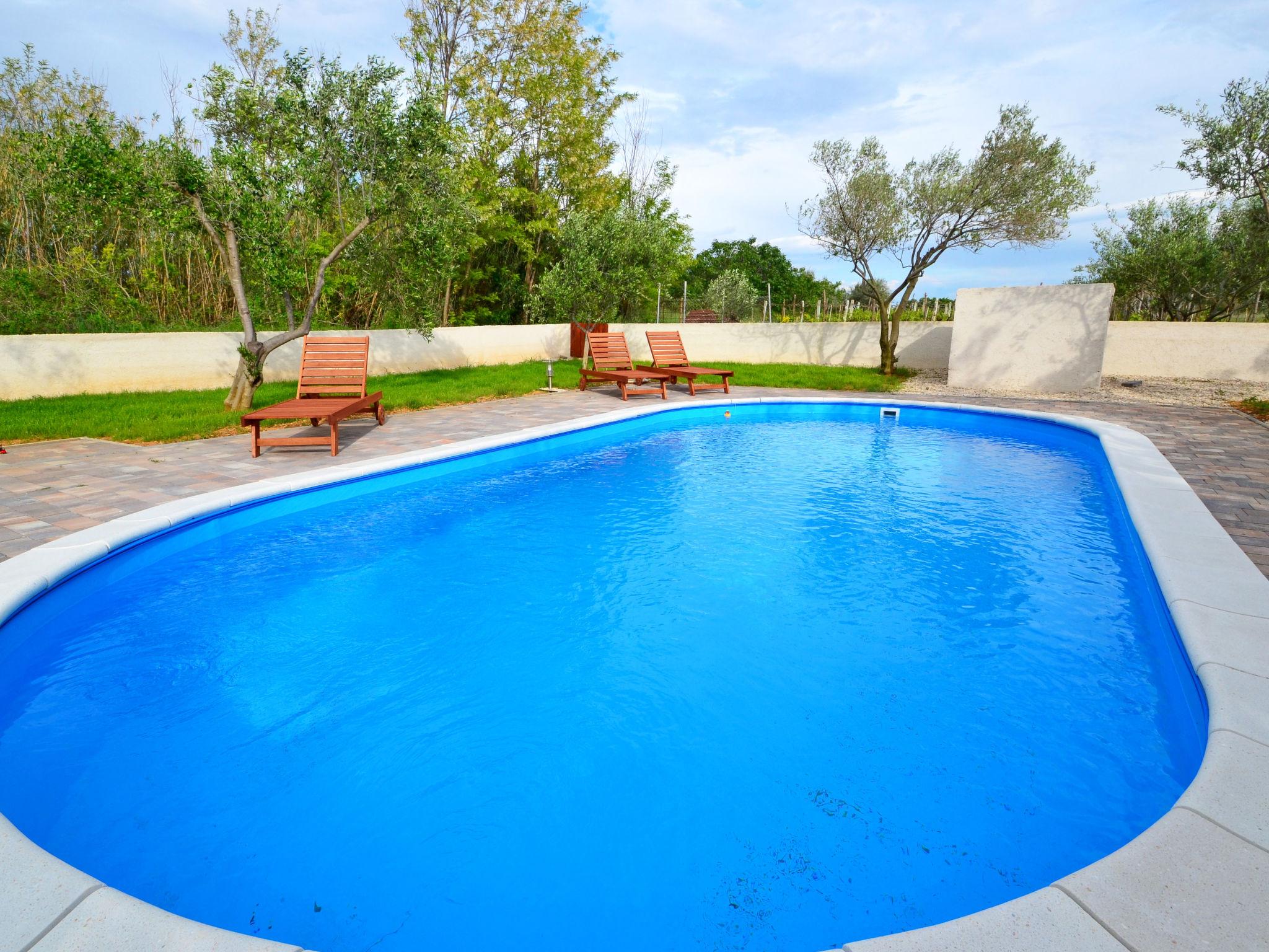 Foto 37 - Casa de 3 quartos em Privlaka com piscina privada e vistas do mar
