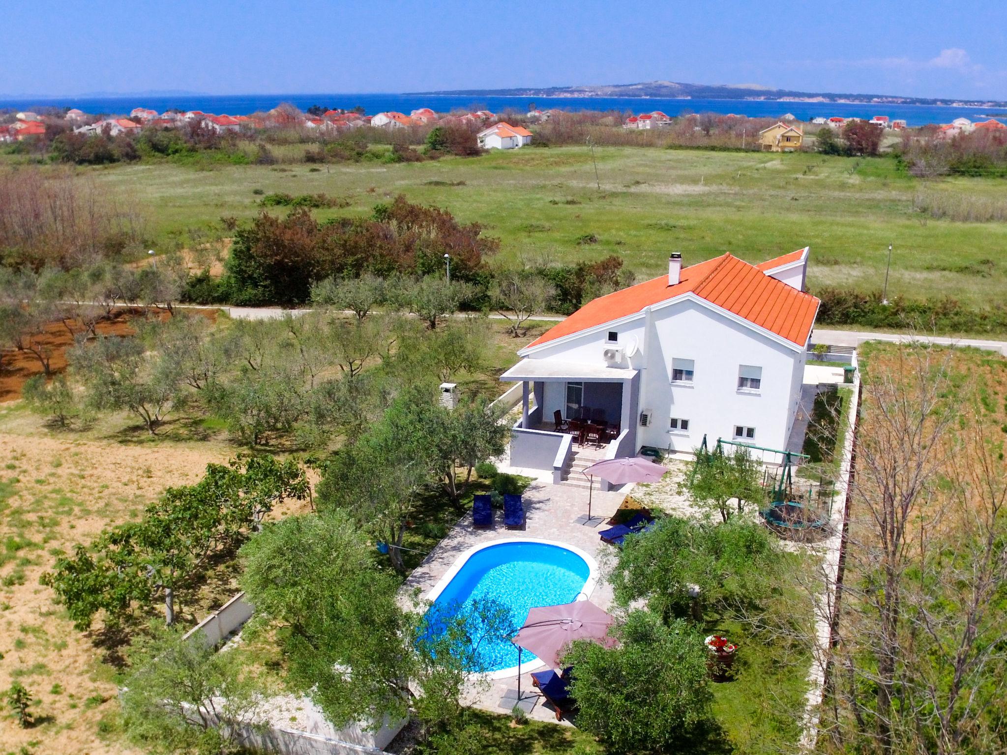 Foto 31 - Casa con 3 camere da letto a Privlaka con piscina privata e vista mare