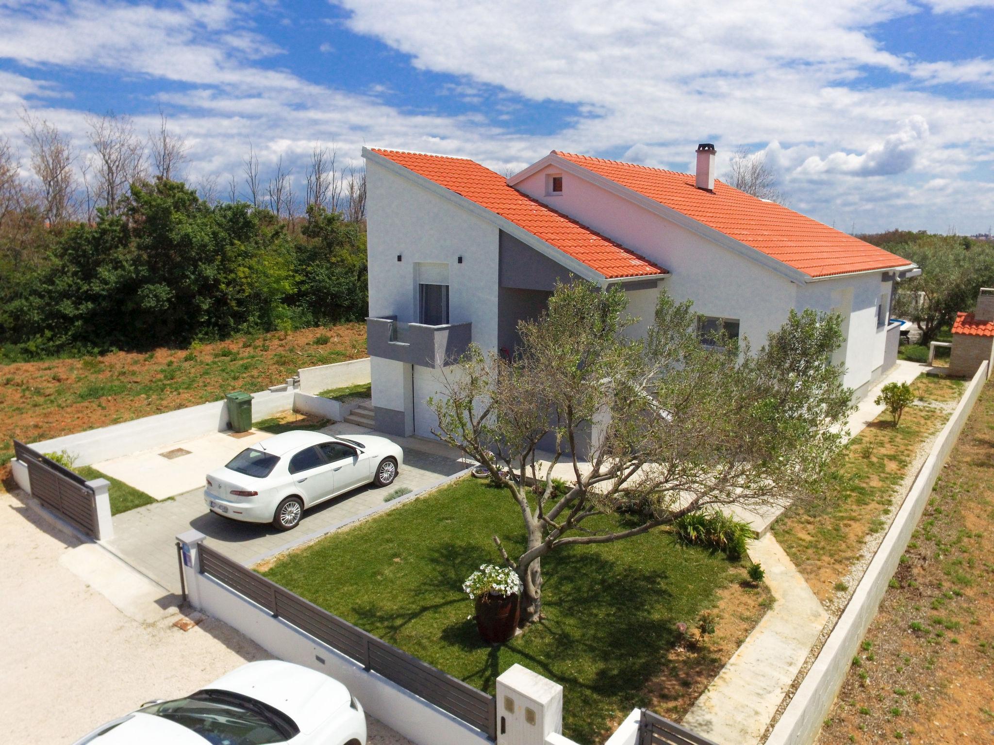 Foto 33 - Casa de 3 habitaciones en Privlaka con piscina privada y vistas al mar