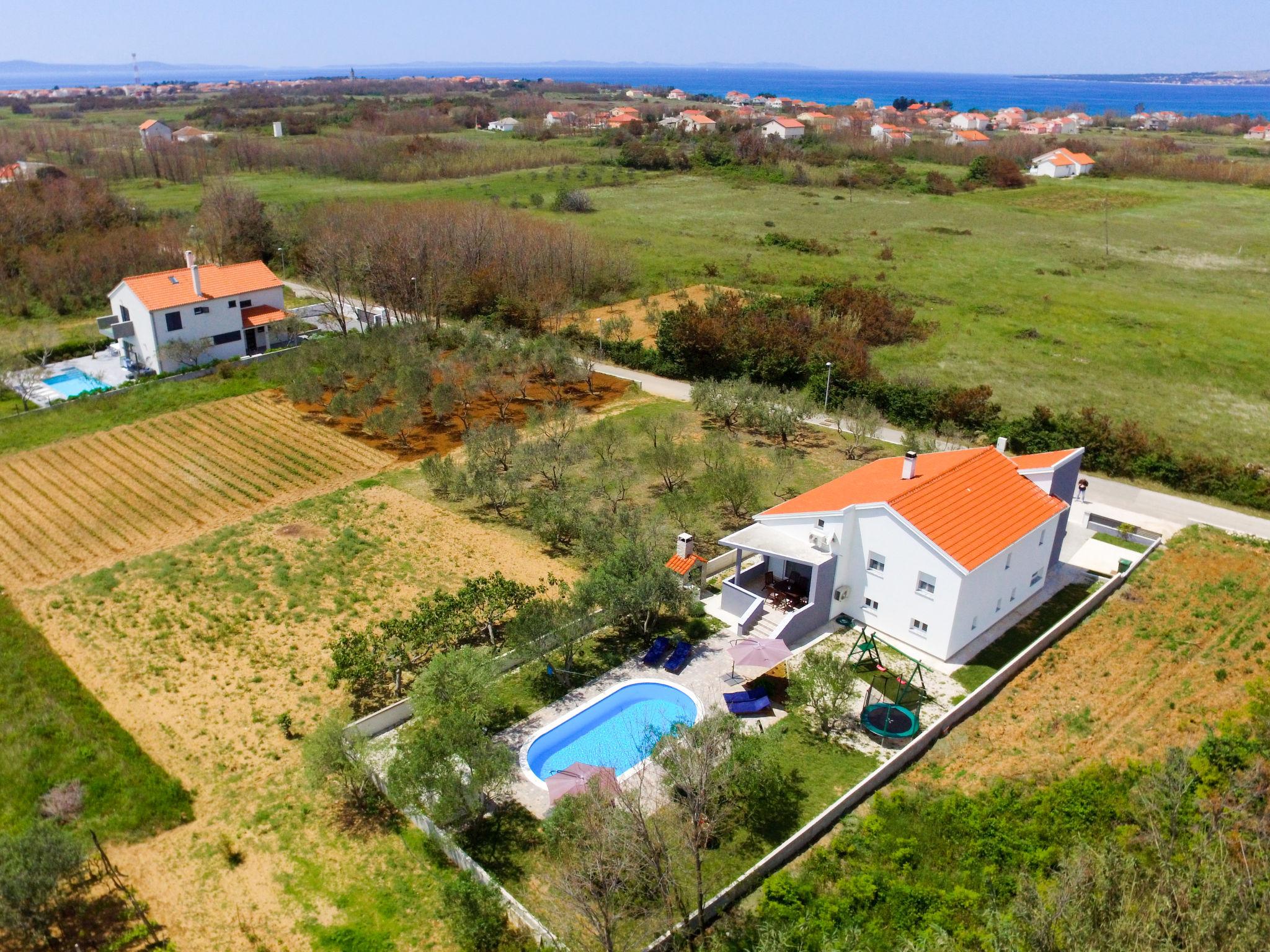 Photo 30 - Maison de 3 chambres à Privlaka avec piscine privée et vues à la mer