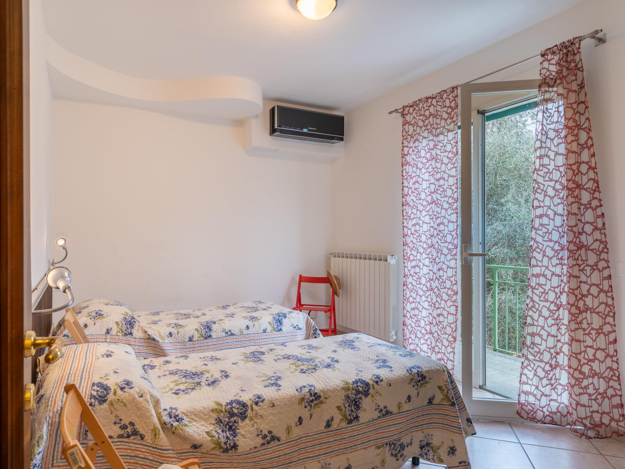 Foto 10 - Casa con 2 camere da letto a Stellanello con terrazza e vista mare