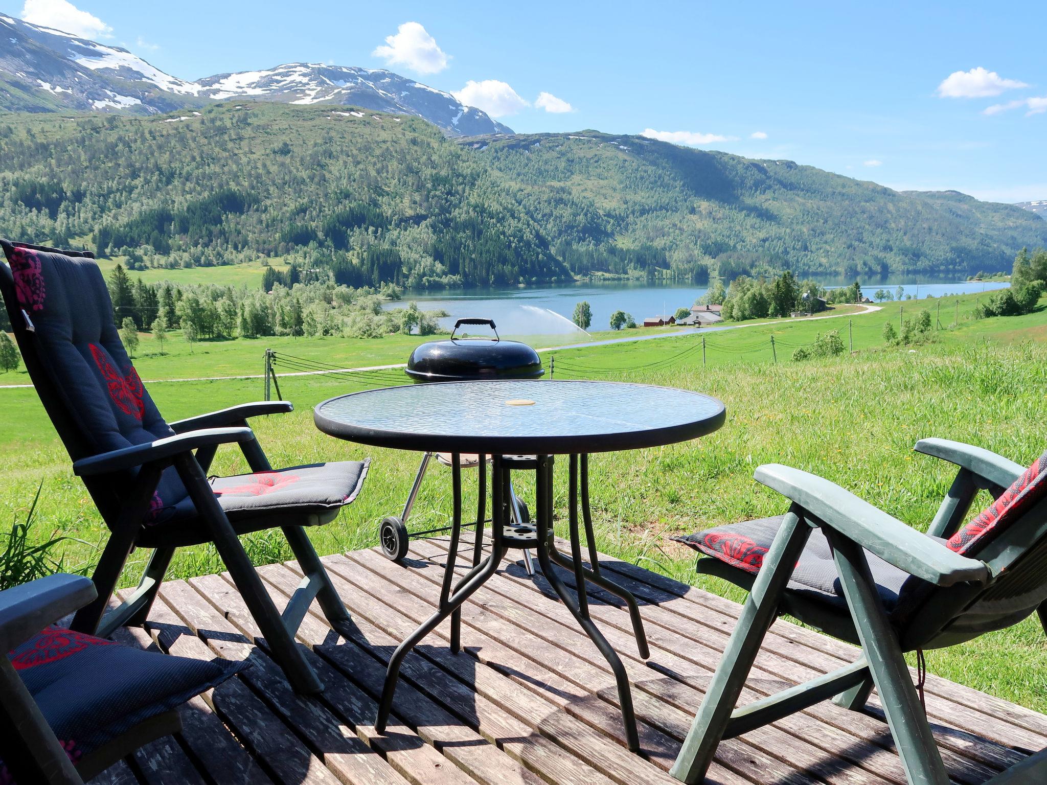 Foto 4 - Haus mit 1 Schlafzimmer in Sande i Sunnfjord mit garten und terrasse