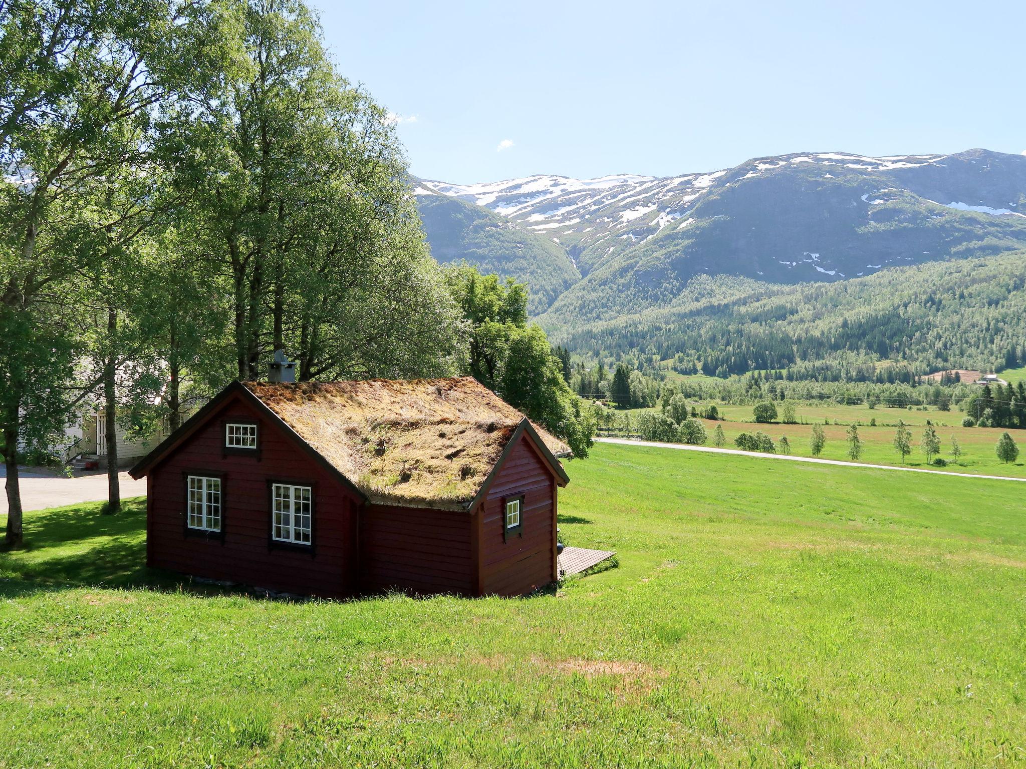 Photo 1 - Maison de 1 chambre à Sande i Sunnfjord avec jardin et terrasse