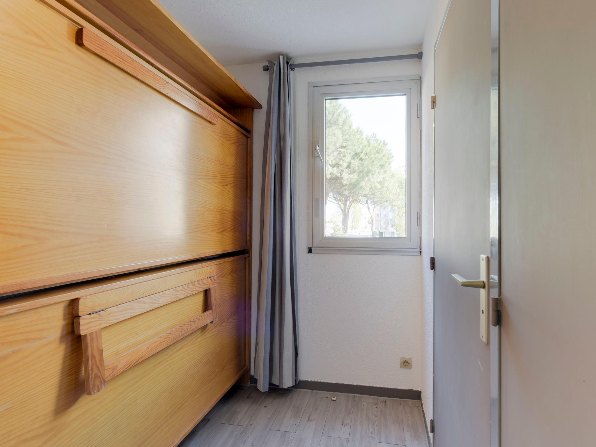 Foto 10 - Apartment mit 2 Schlafzimmern in Le Grau-du-Roi mit blick aufs meer