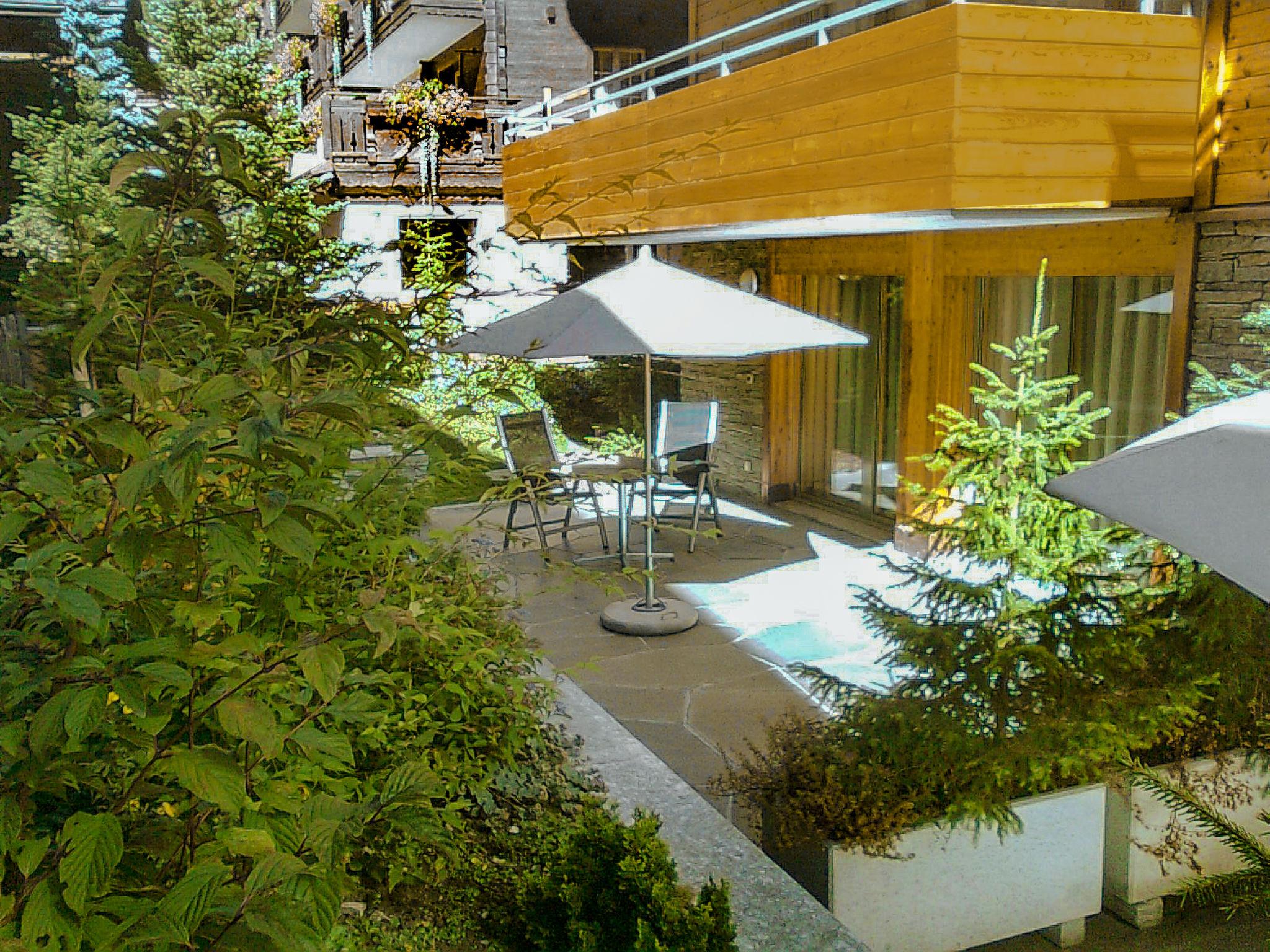 Foto 10 - Apartamento en Zermatt con terraza y vistas a la montaña