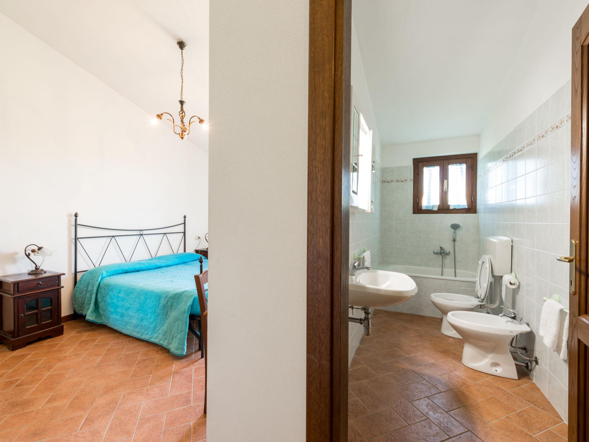 Photo 16 - 4 bedroom Apartment in Scansano with swimming pool and garden