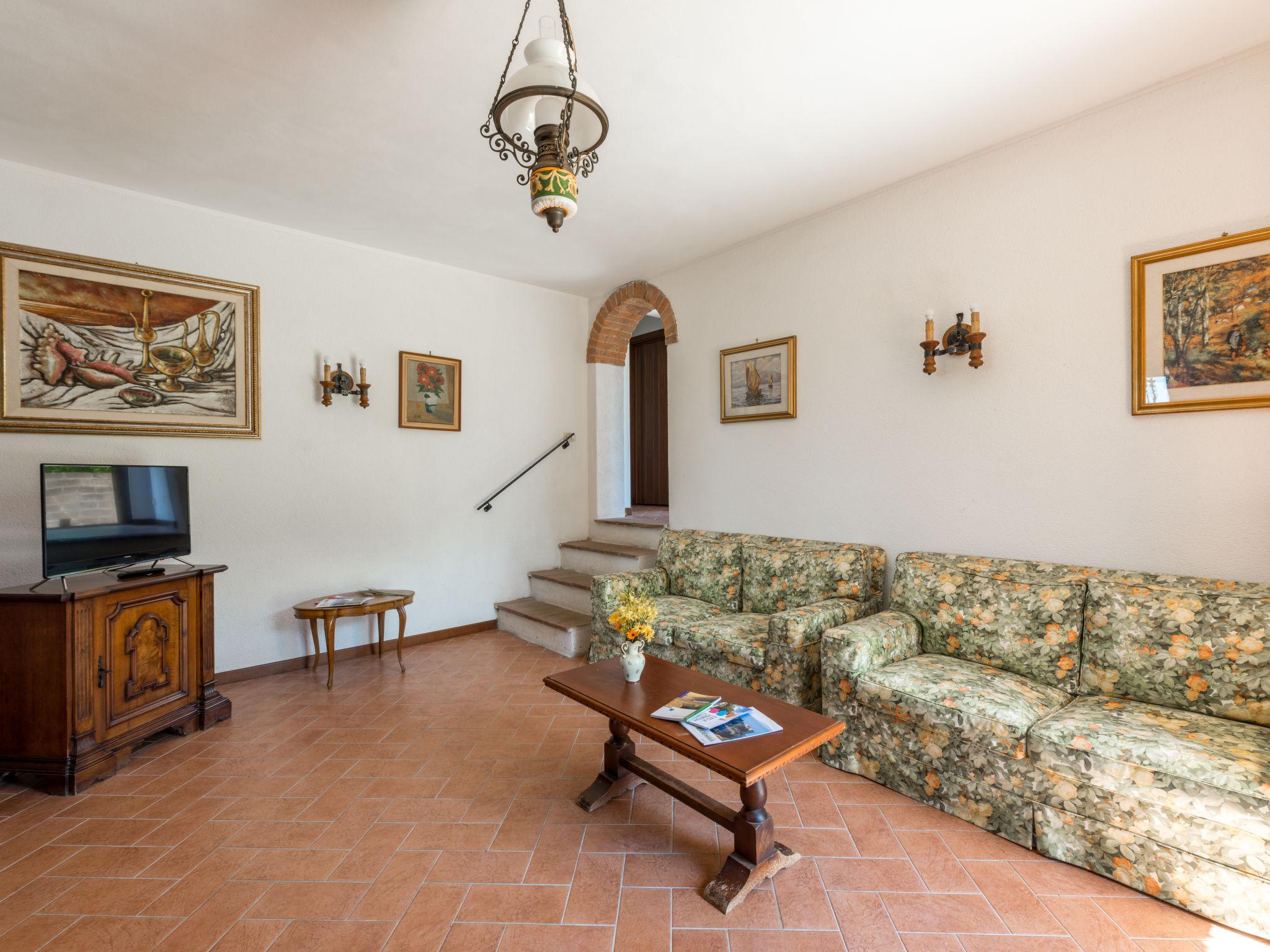 Photo 9 - 4 bedroom Apartment in Scansano with swimming pool and garden