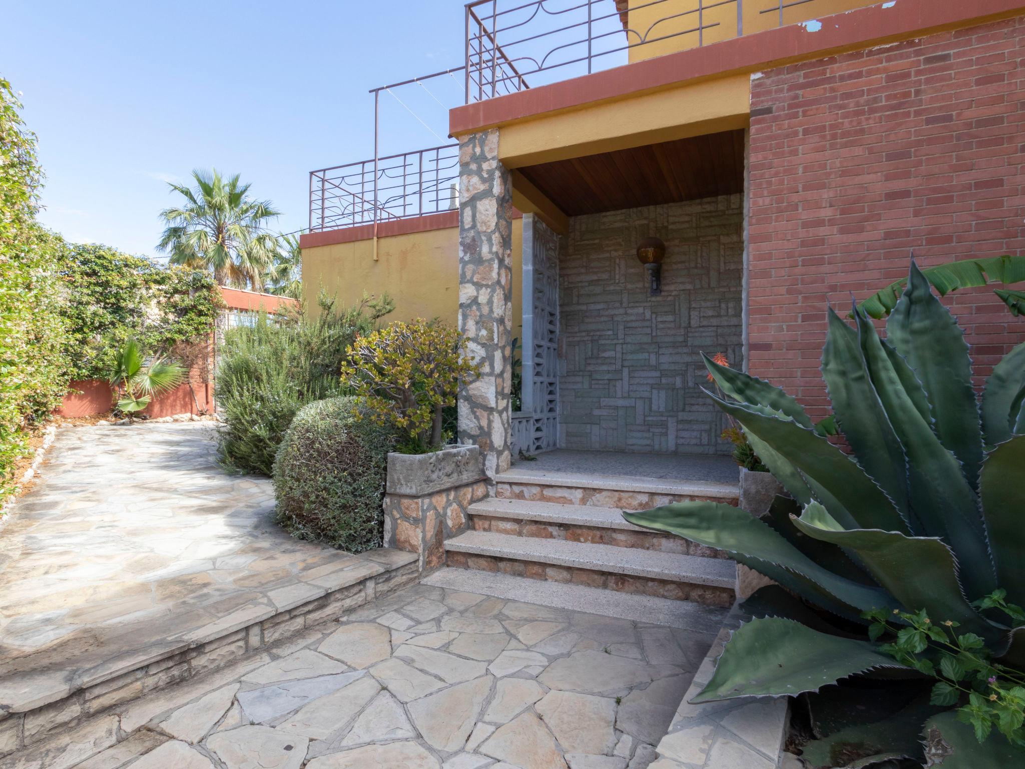 Foto 35 - Casa de 4 quartos em Torredembarra com piscina privada e vistas do mar