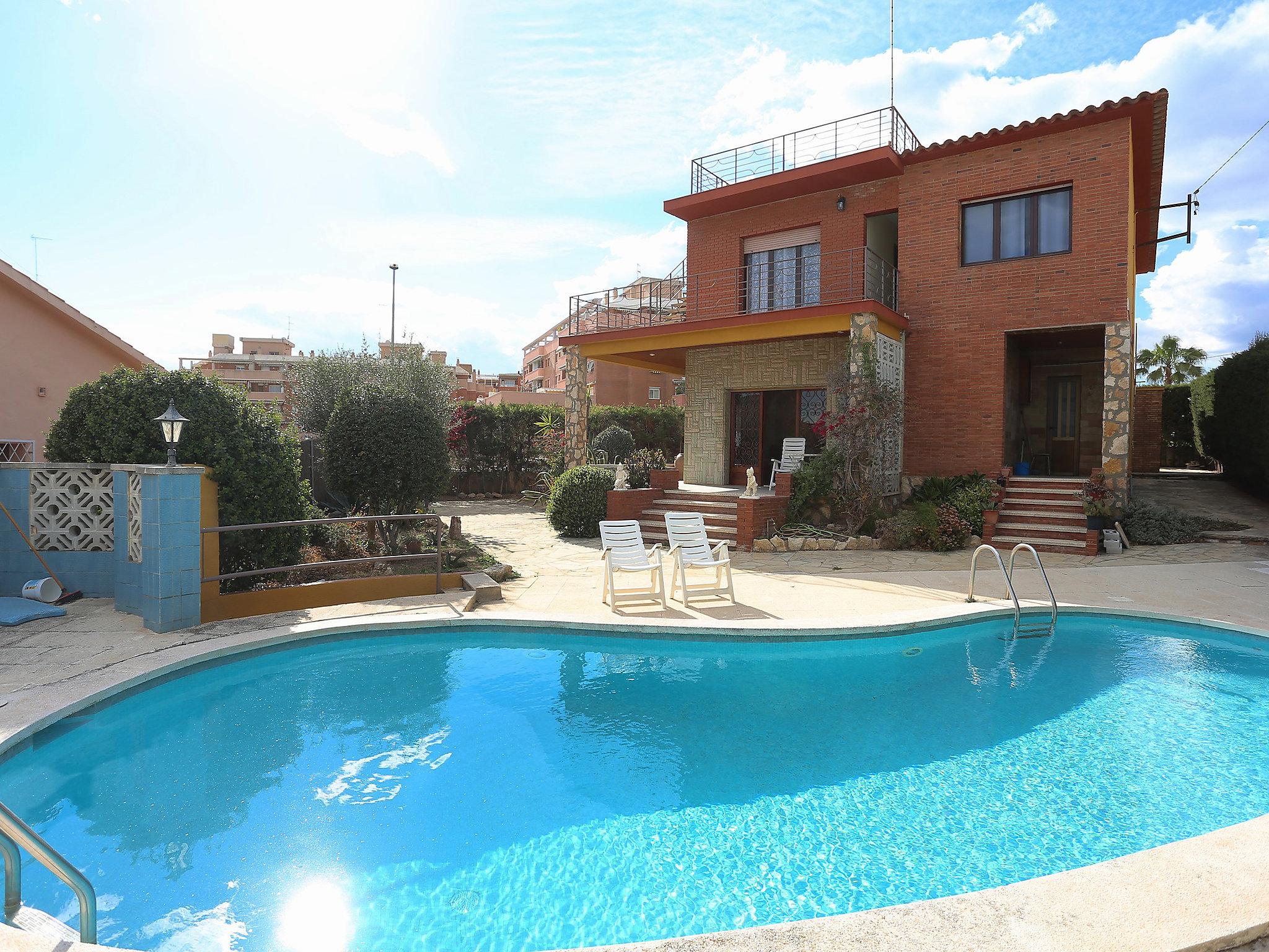Foto 6 - Casa de 4 quartos em Torredembarra com piscina privada e vistas do mar