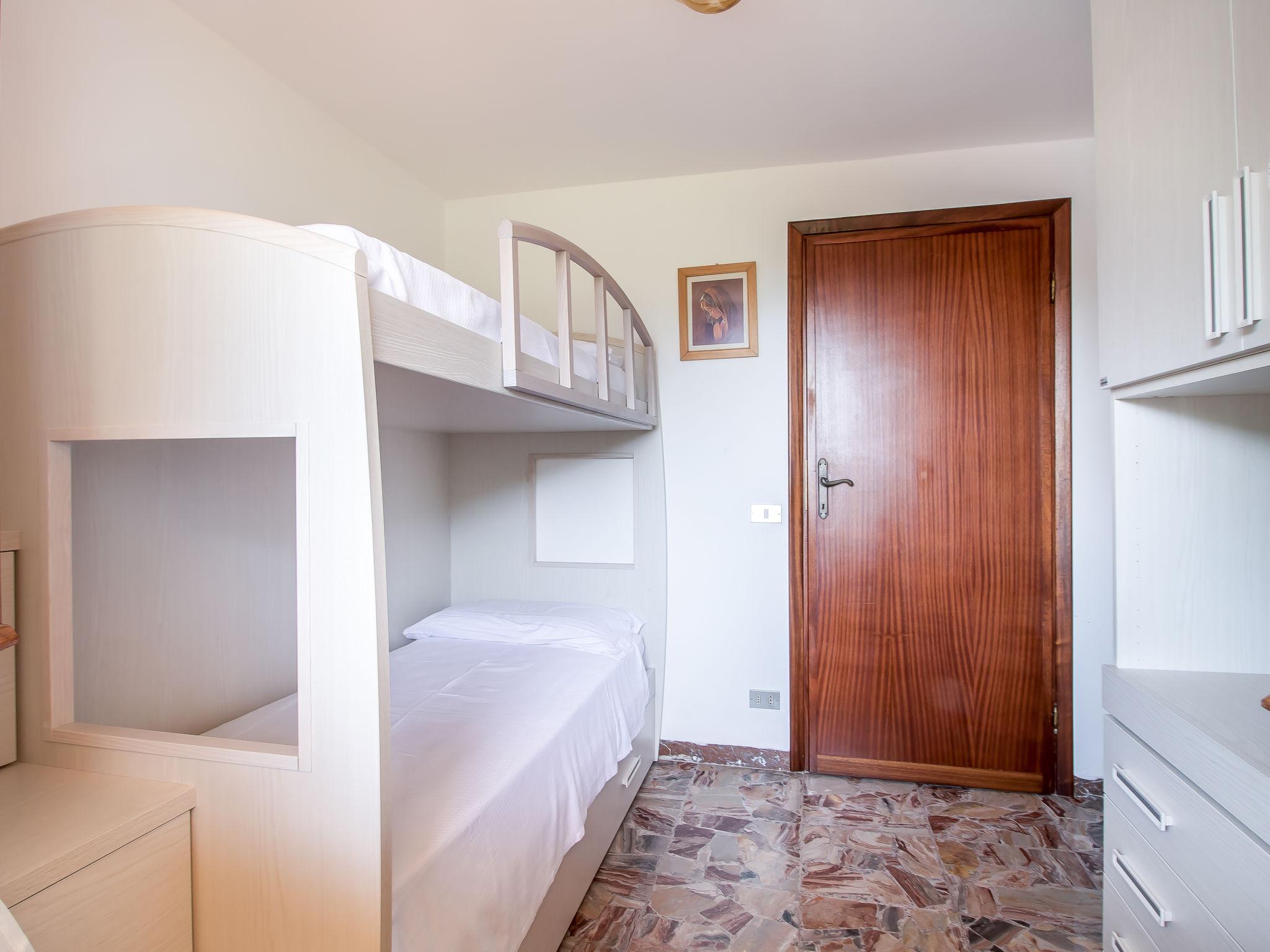 Photo 11 - Appartement de 2 chambres à Pietrasanta avec jardin et vues à la mer