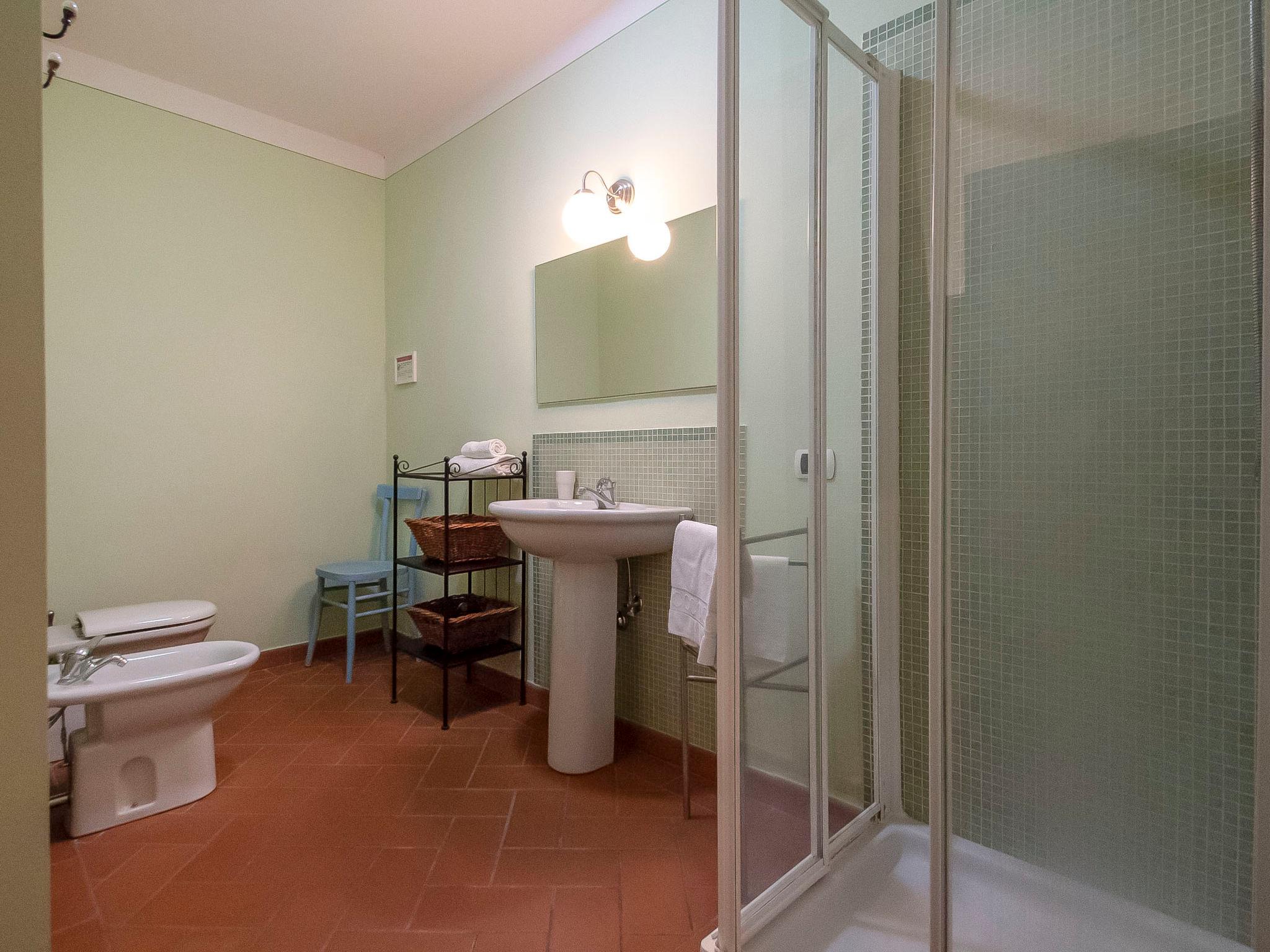 Photo 21 - 1 bedroom Apartment in San Giovanni Valdarno with swimming pool