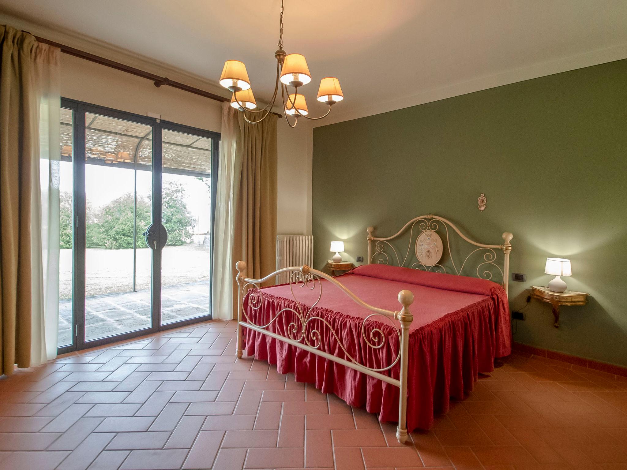 Foto 5 - Appartamento con 1 camera da letto a San Giovanni Valdarno con piscina e giardino