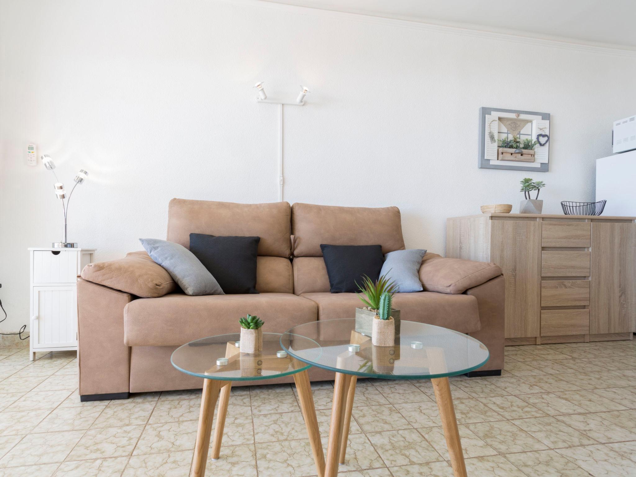 Foto 7 - Apartamento de 1 quarto em Castelló d'Empúries com jardim e terraço