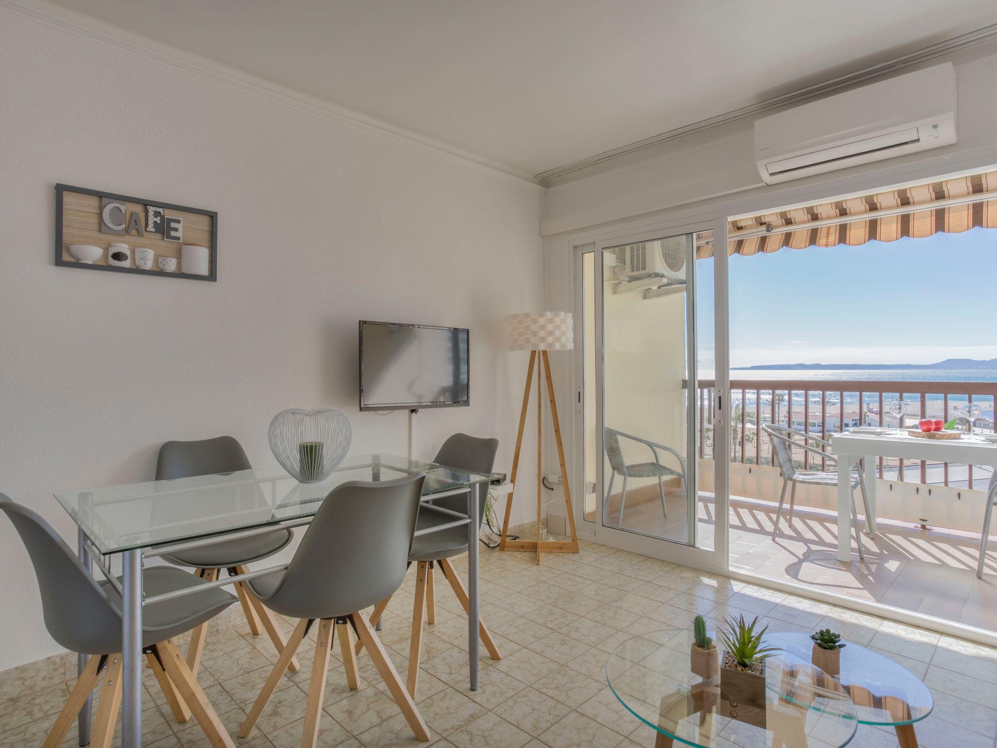 Foto 6 - Apartamento de 1 habitación en Castelló d'Empúries con jardín y terraza