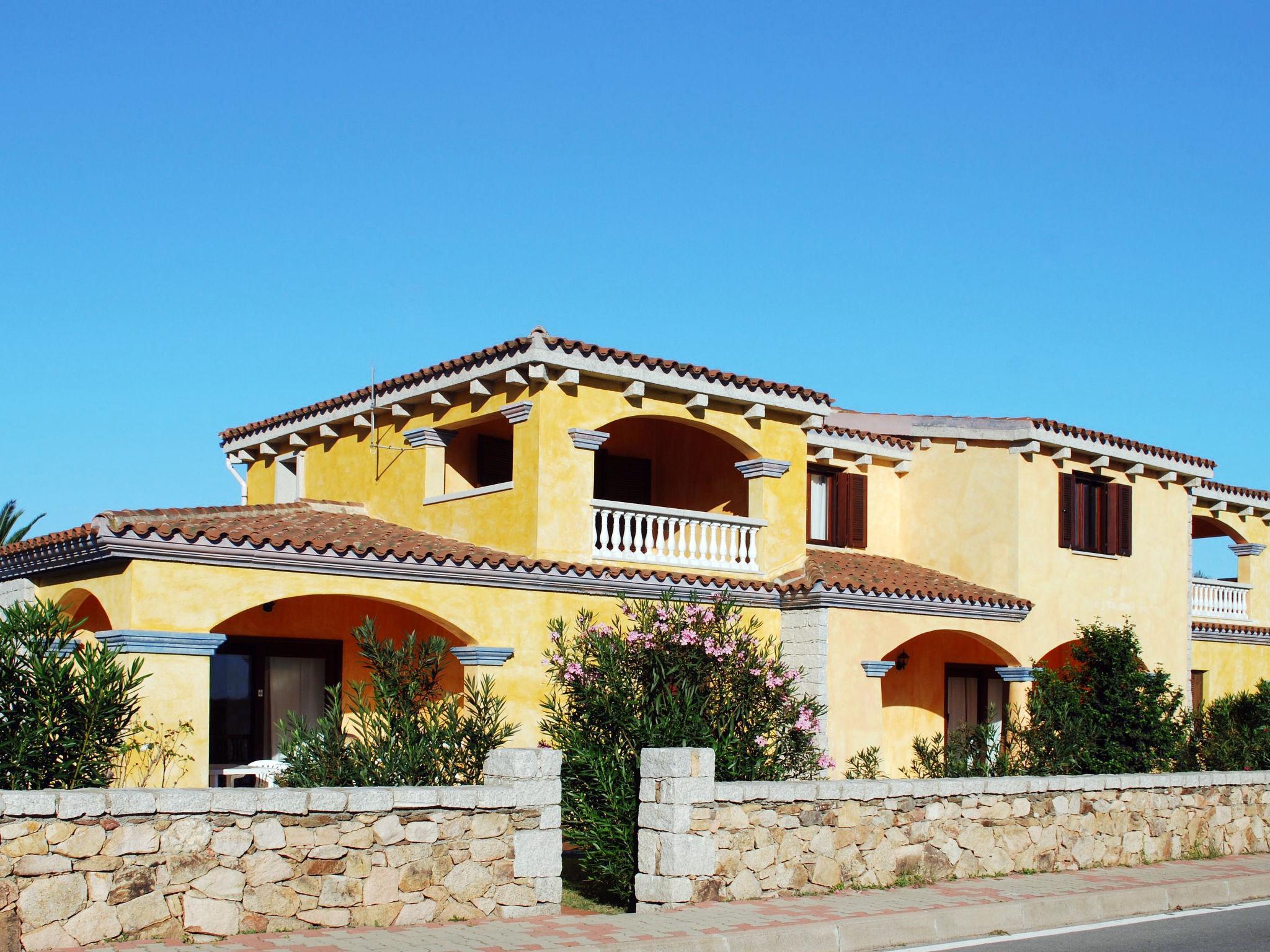 Foto 1 - Apartamento de 2 quartos em San Teodoro com terraço e vistas do mar