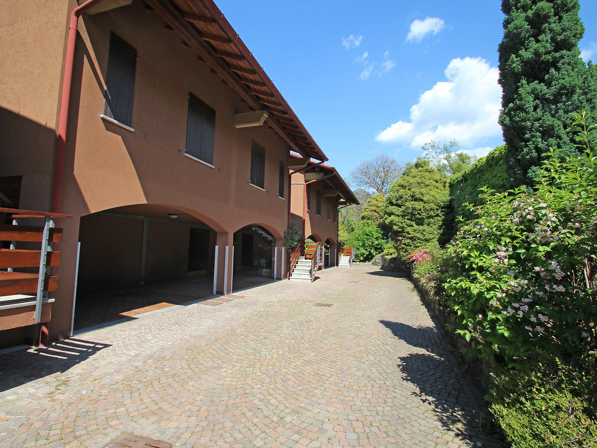 Photo 18 - Appartement de 1 chambre à Laveno Mombello avec jardin et terrasse