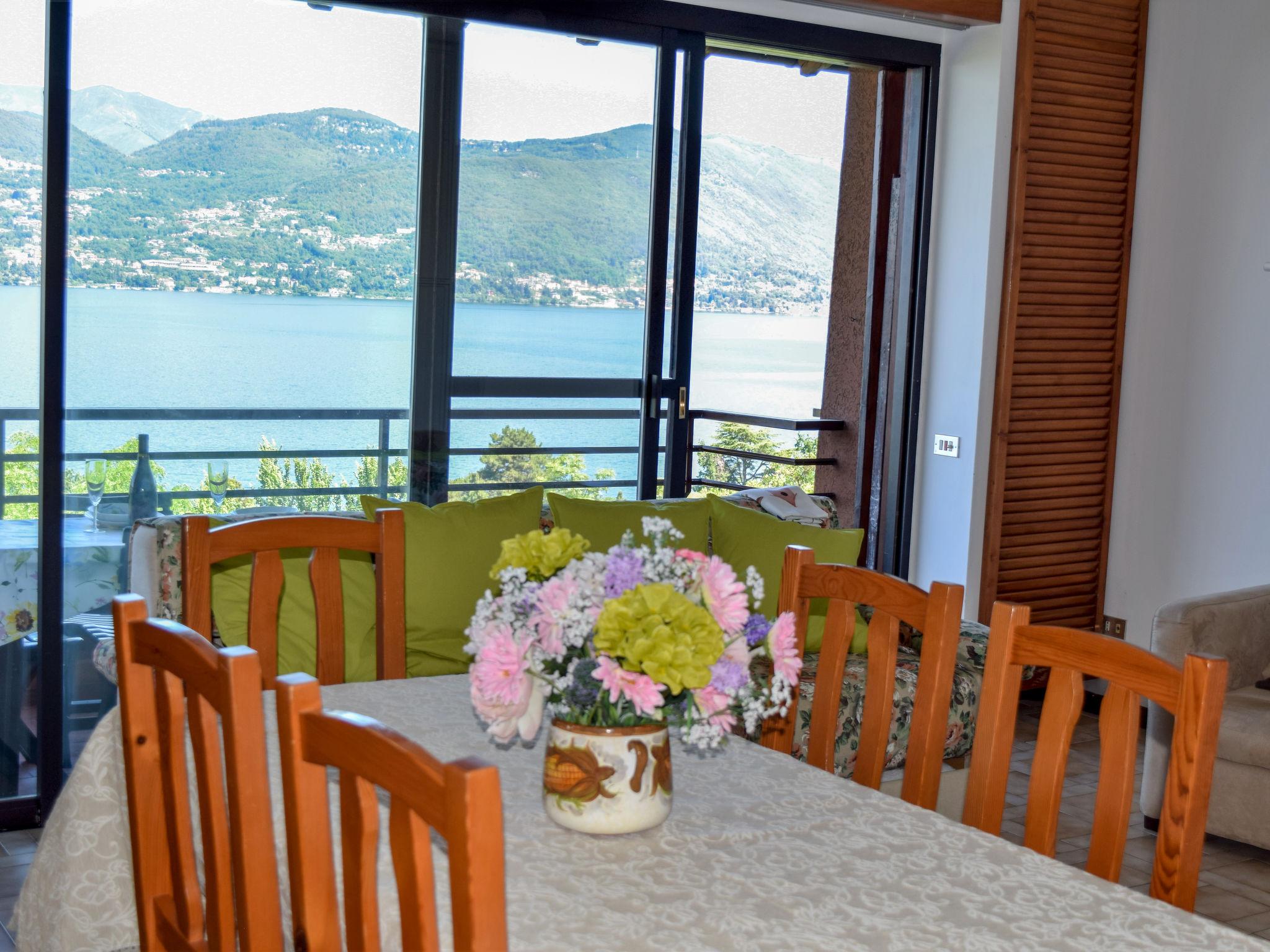 Foto 8 - Appartamento con 1 camera da letto a Laveno Mombello con terrazza e vista sulle montagne