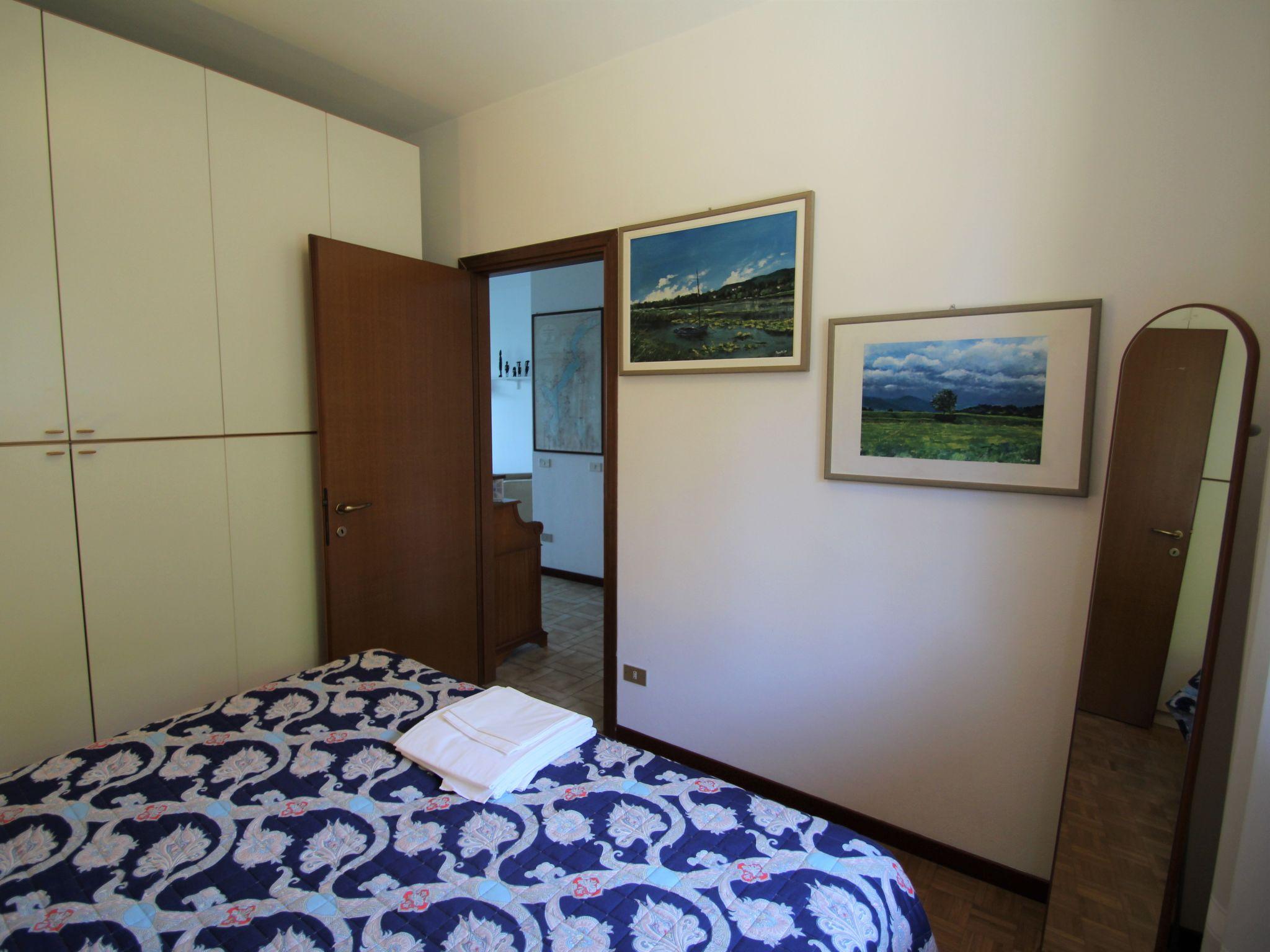 Foto 11 - Apartamento de 1 habitación en Laveno Mombello con terraza y vistas a la montaña
