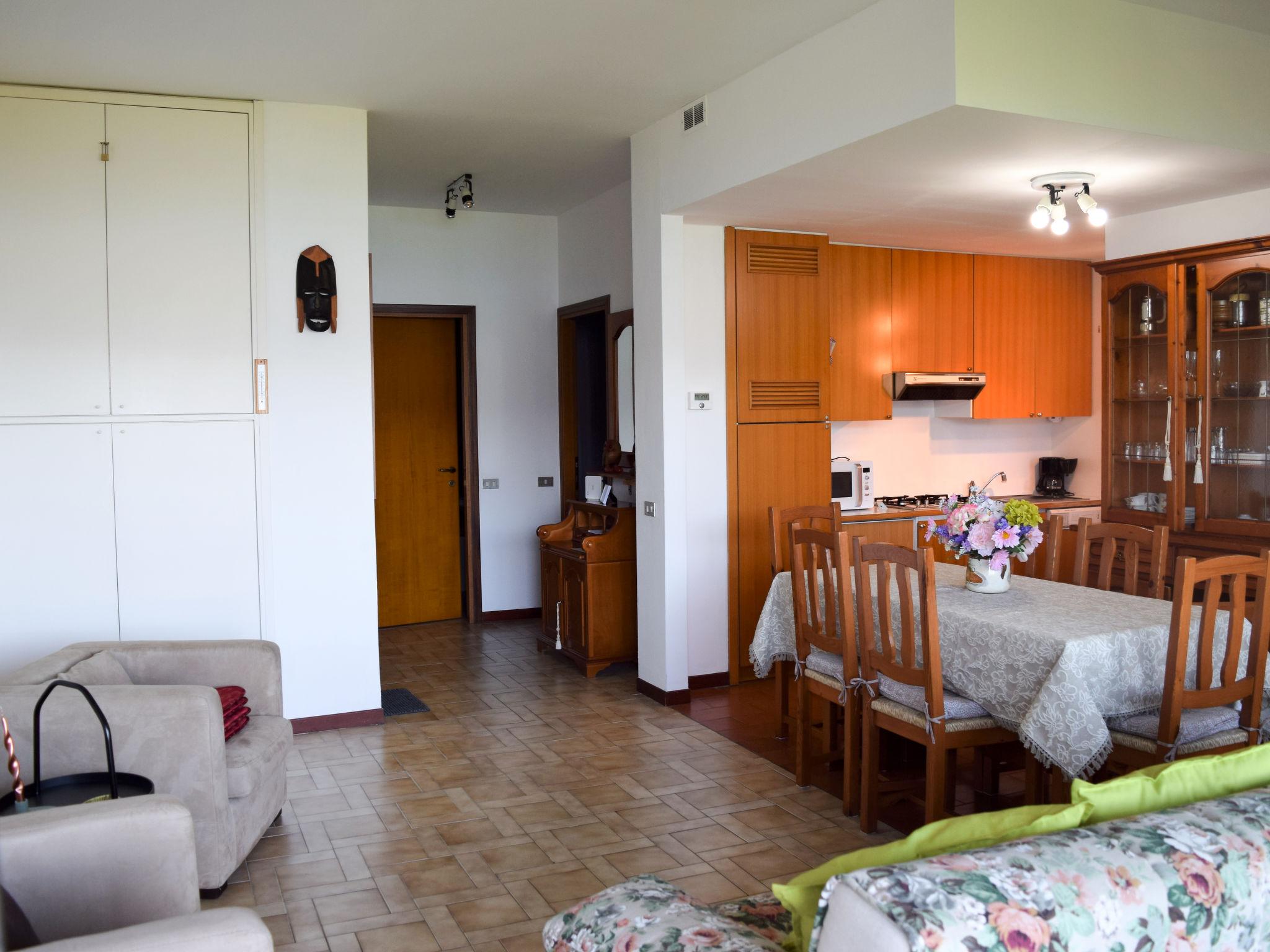 Foto 7 - Appartamento con 1 camera da letto a Laveno Mombello con terrazza e vista sulle montagne