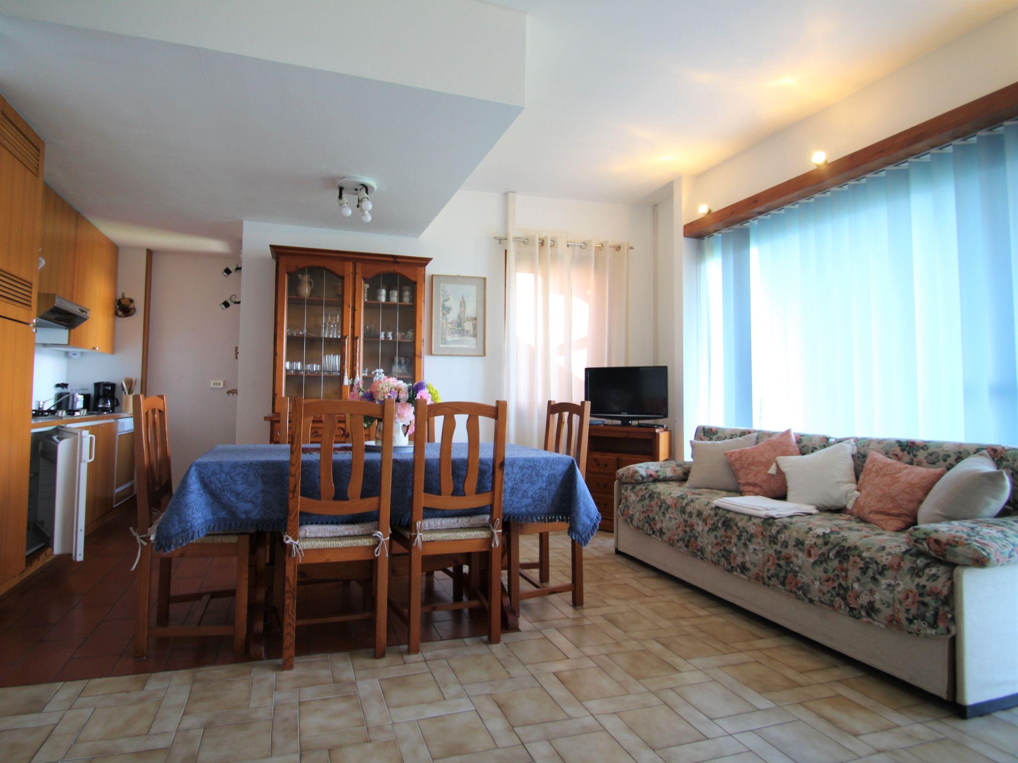 Photo 5 - 1 bedroom Apartment in Laveno Mombello with garden and terrace